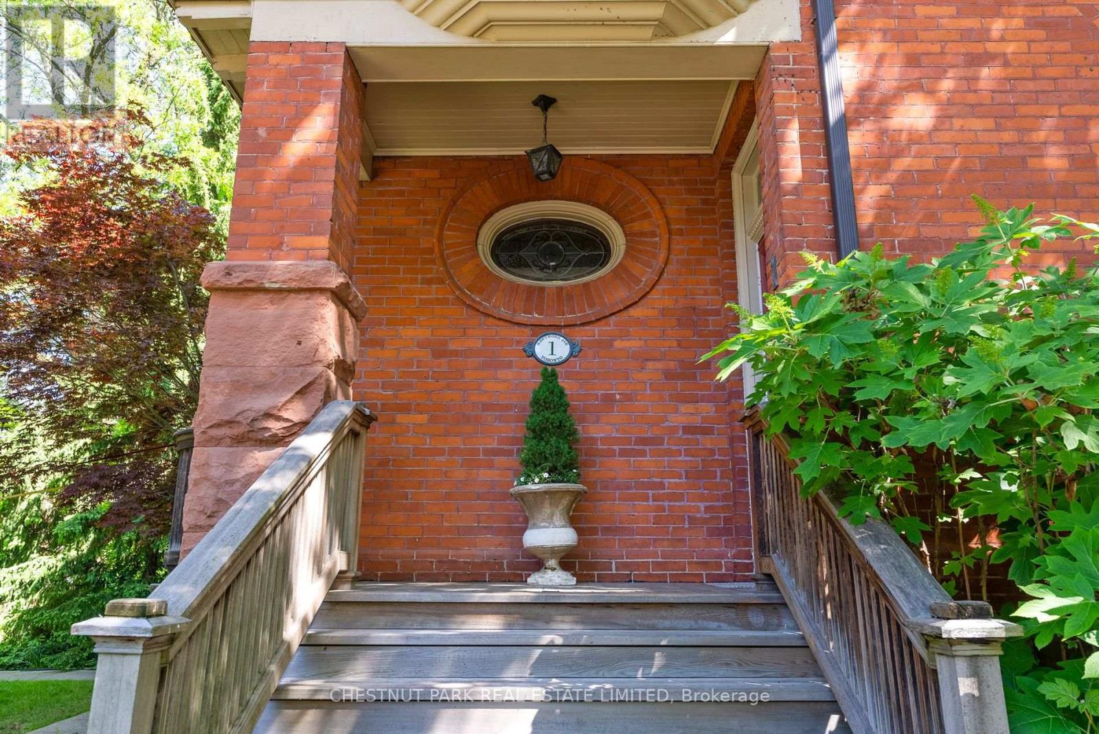 Property at 1 HAWTHORN AVENUE image 2