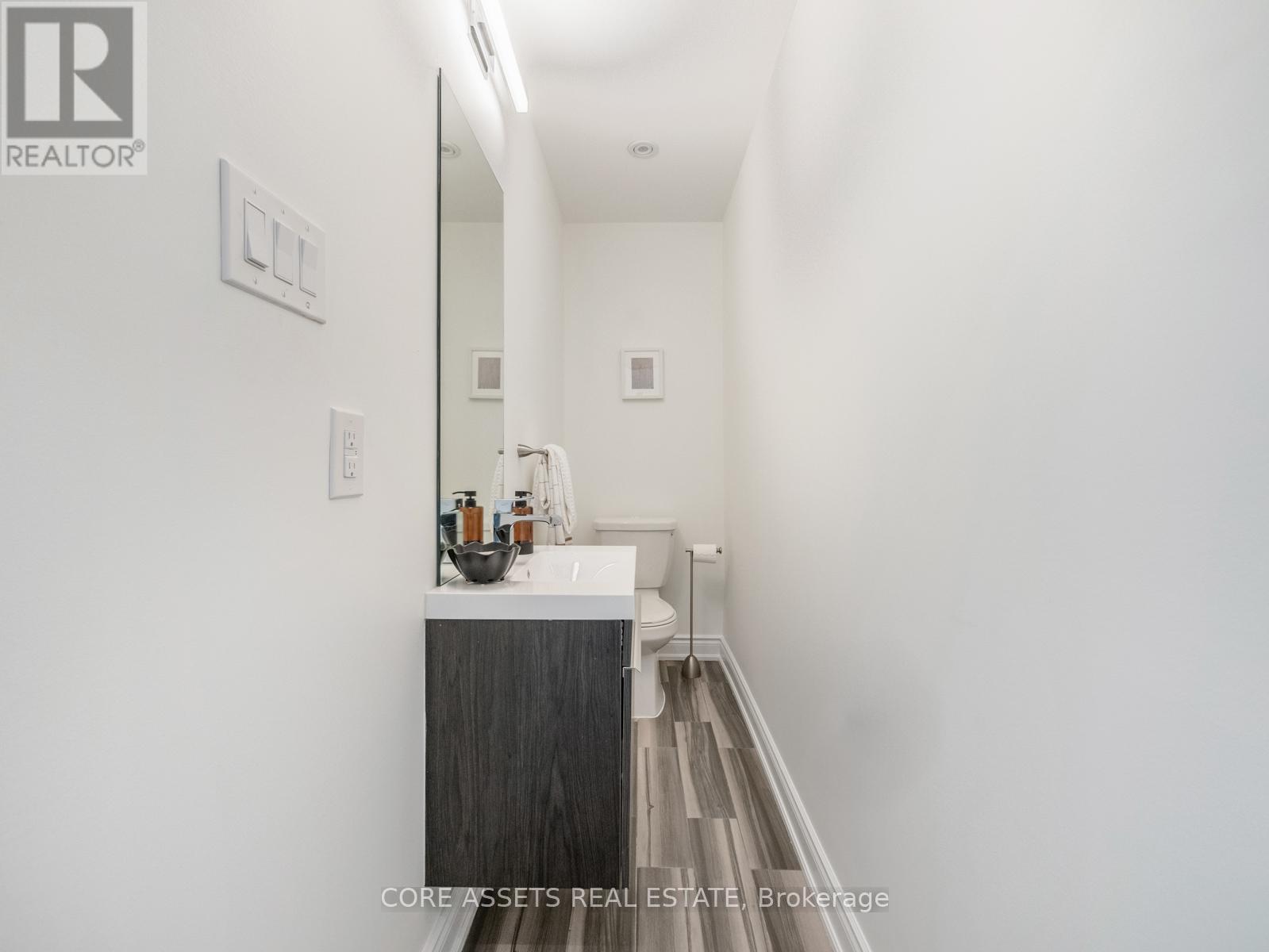 39 Minto Street, Toronto, Ontario  M4L 1B5 - Photo 6 - E11967416