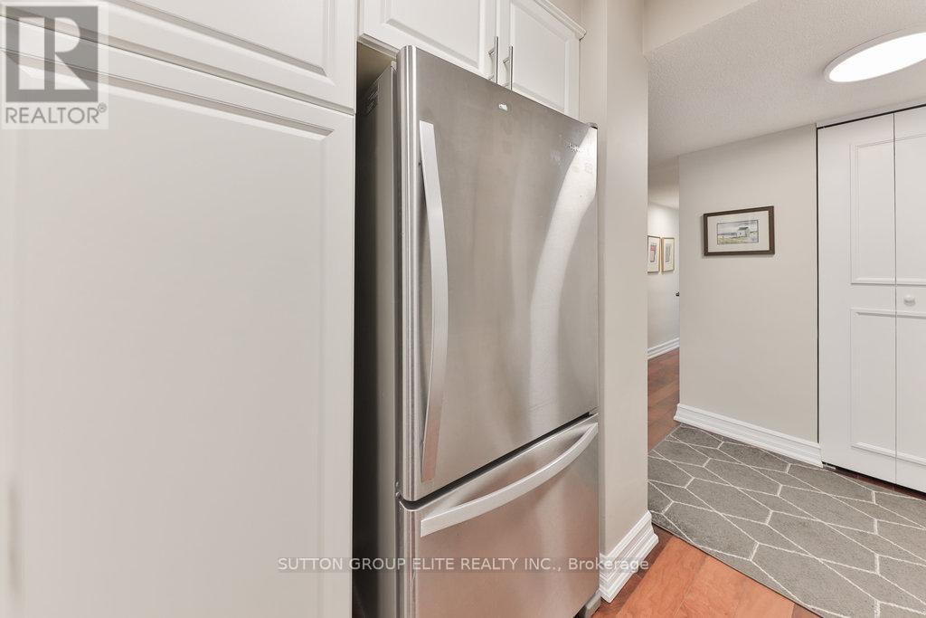 704 - 39 Stavebank Road, Mississauga, Ontario  L5G 4V5 - Photo 15 - W11967428