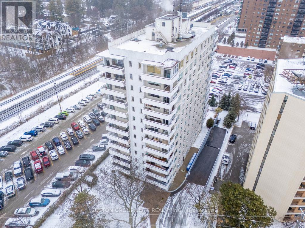 704 - 39 Stavebank Road, Mississauga, Ontario  L5G 4V5 - Photo 6 - W11967428