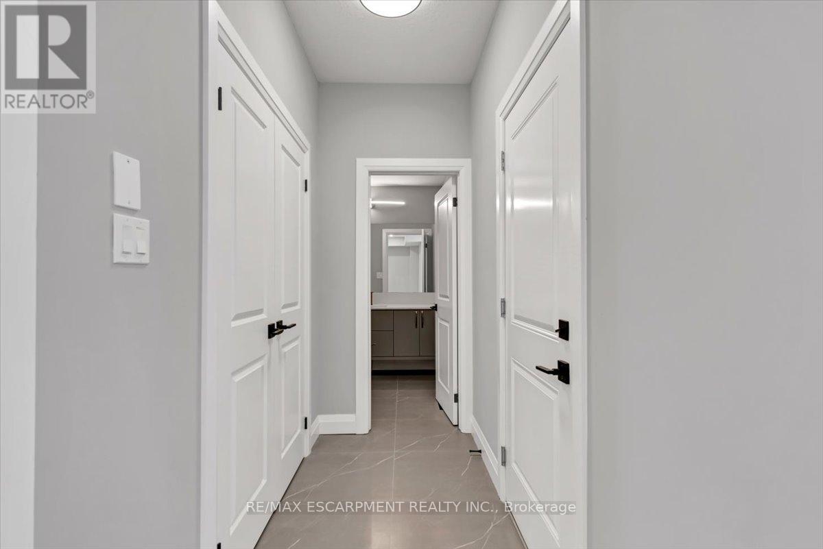 Property at 382 B SOUTHCOTE ROAD image 4