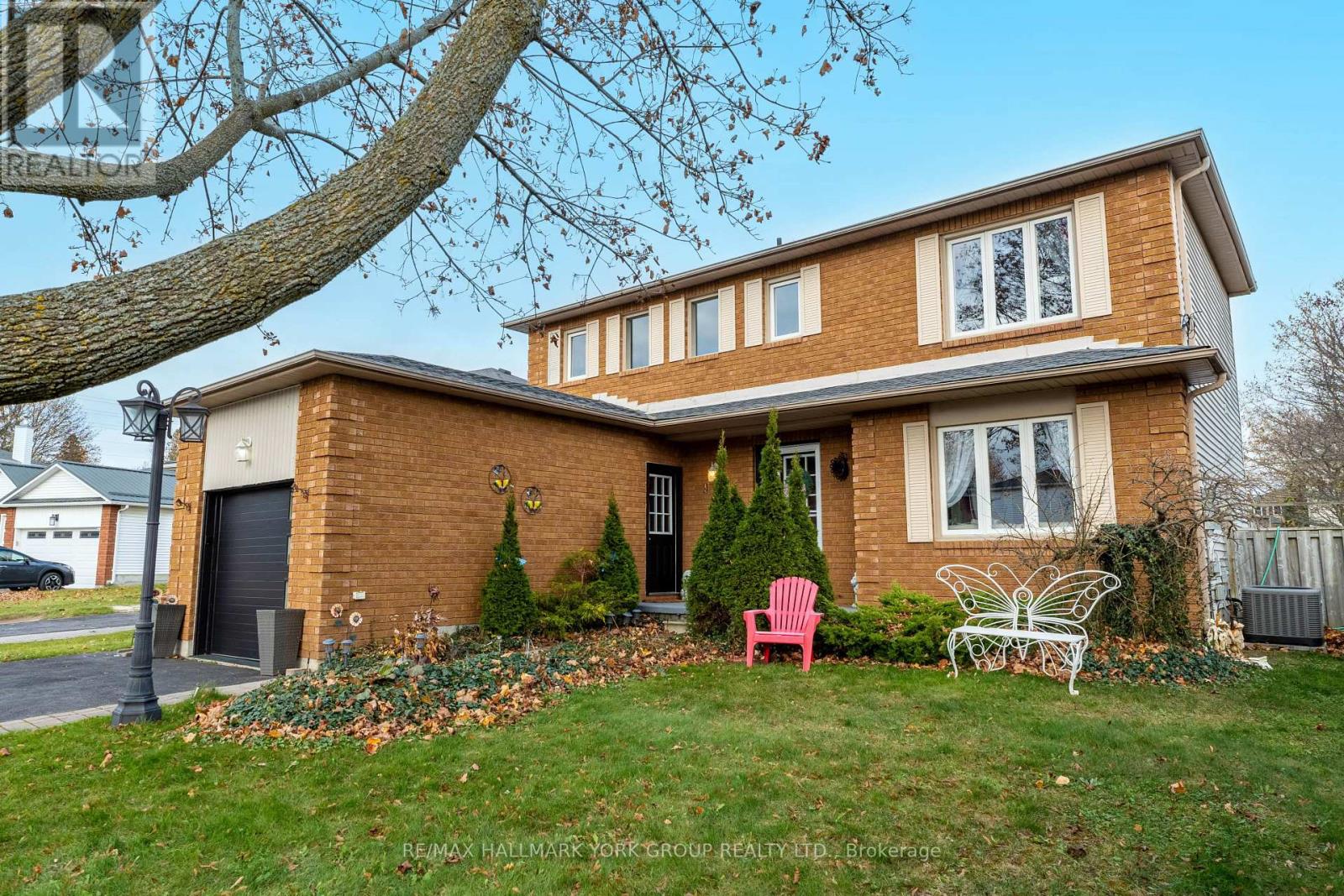 Property at 947 CORNELL CRESCENT image 2