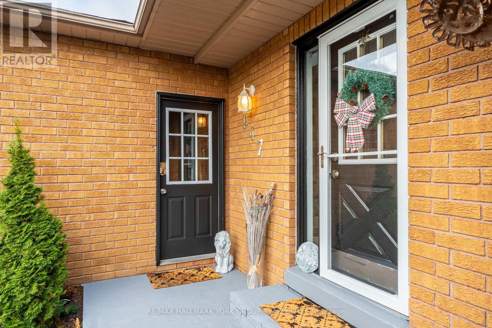 Property at 947 CORNELL CRESCENT image 4