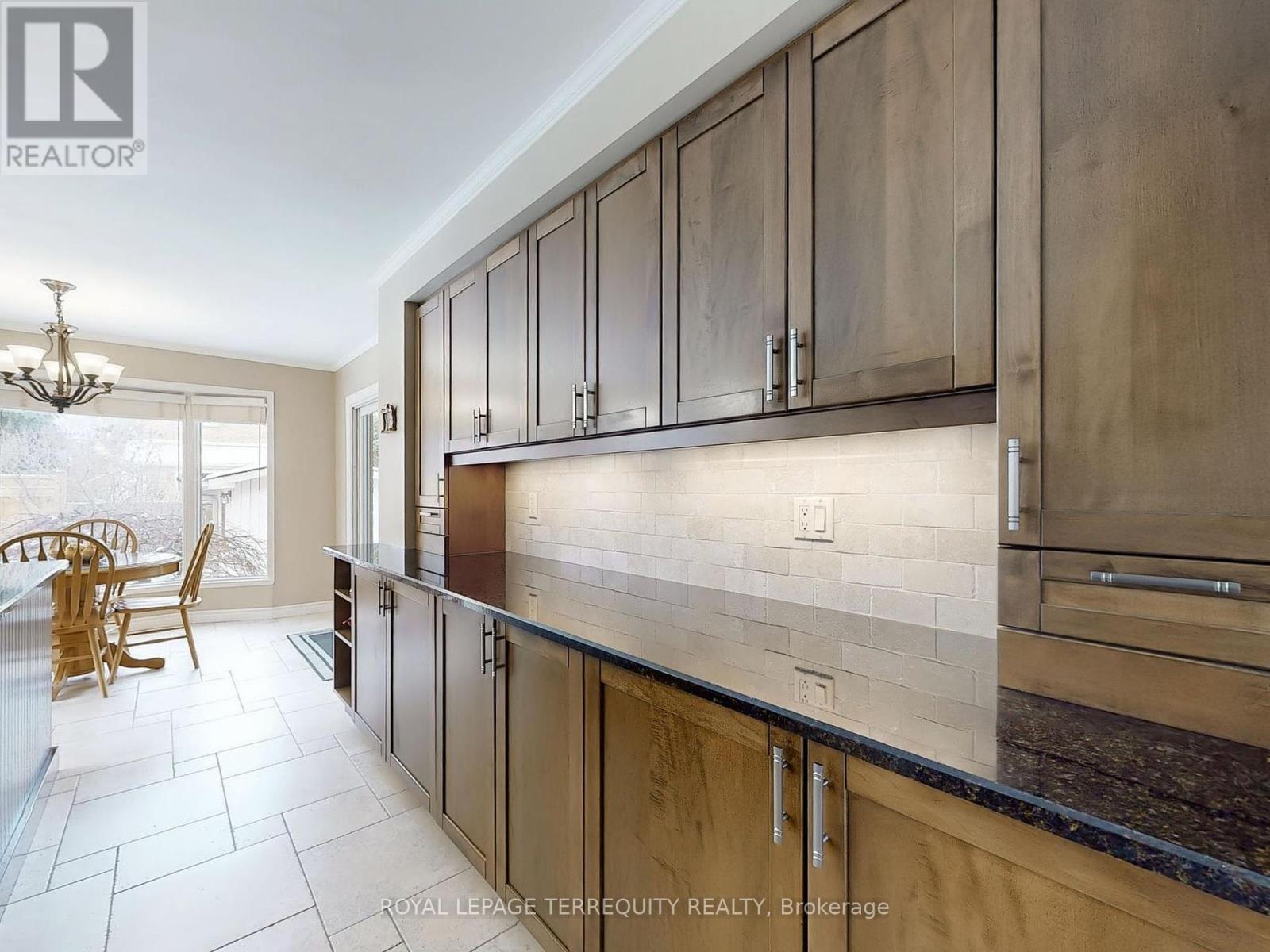 1139 Manor Road, Oakville, Ontario  L6M 1G3 - Photo 12 - W11909872