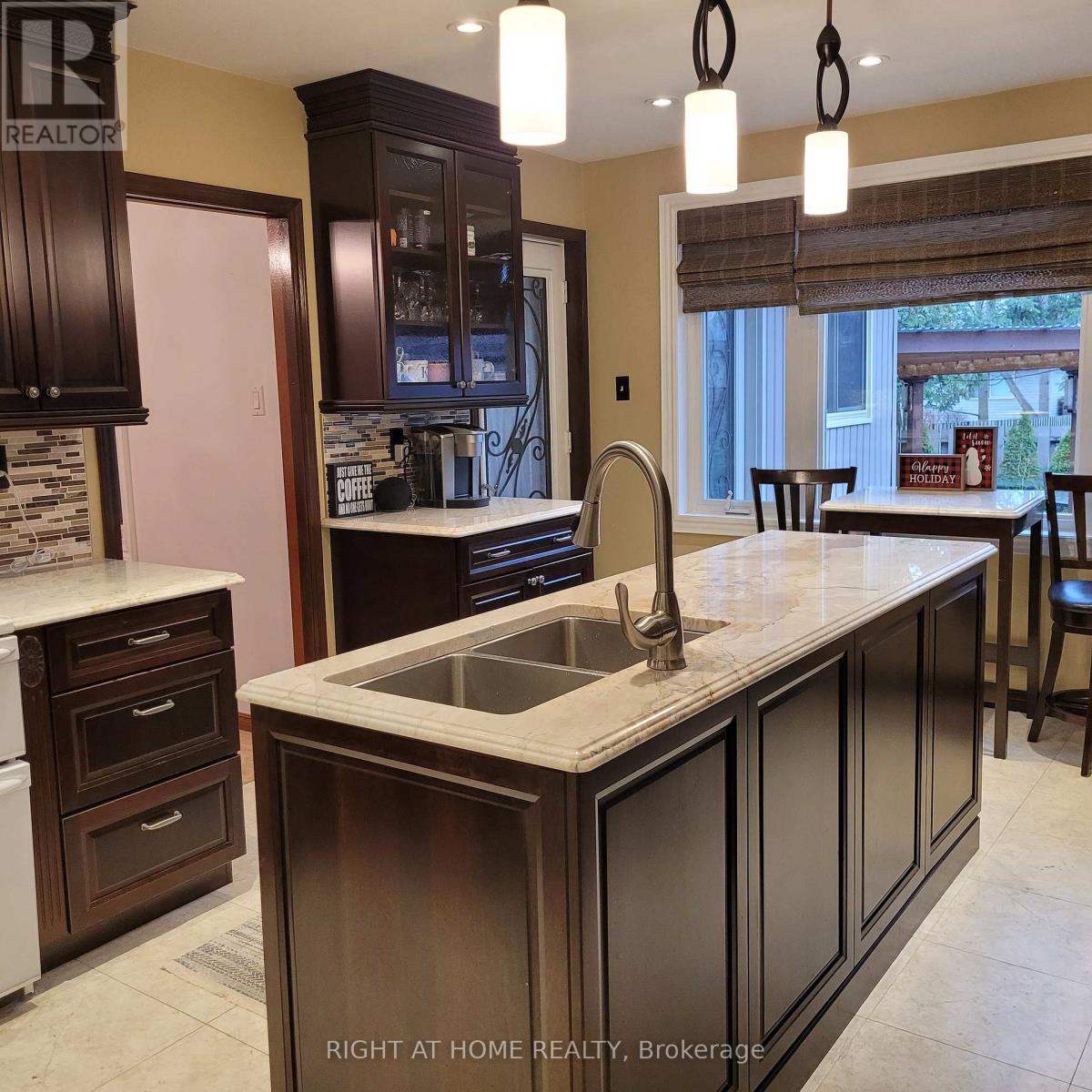 Property at 436 LABRADOR DRIVE image 2