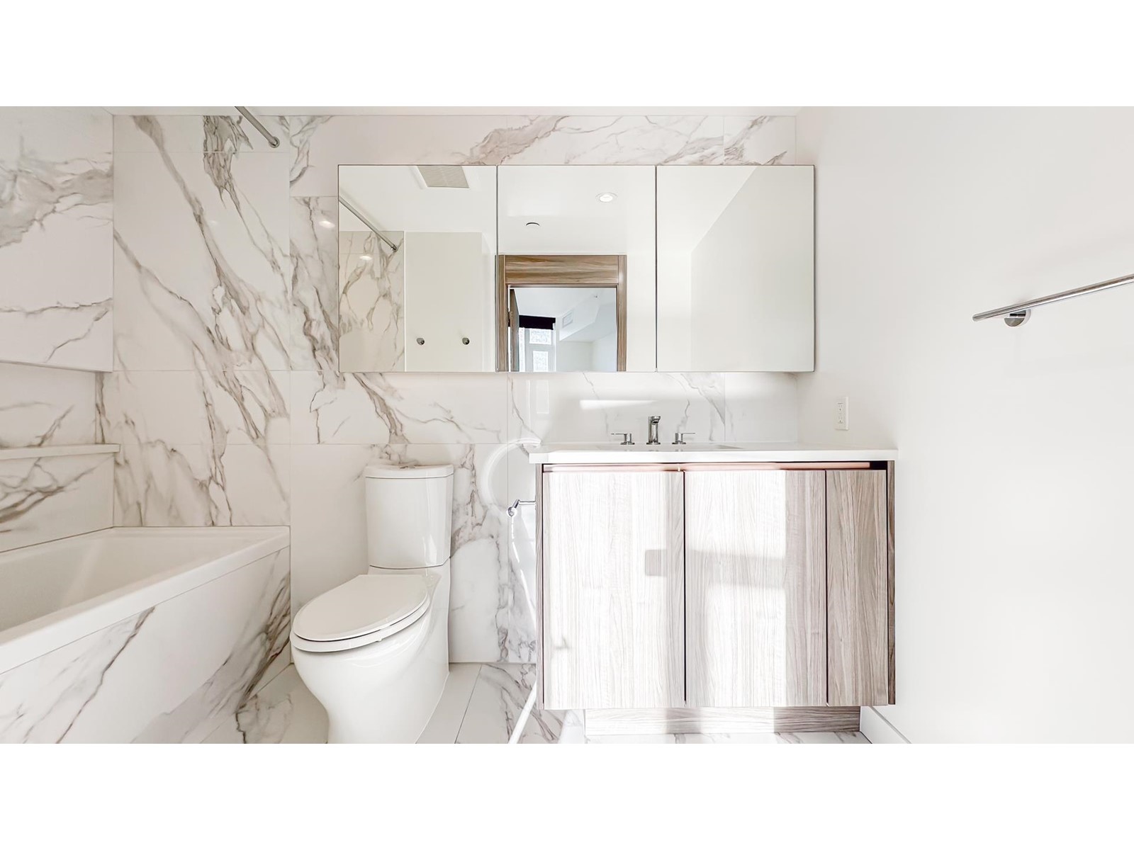 910 9887 Whalley Boulevard, Surrey, British Columbia  V3T 0P4 - Photo 14 - R2965658