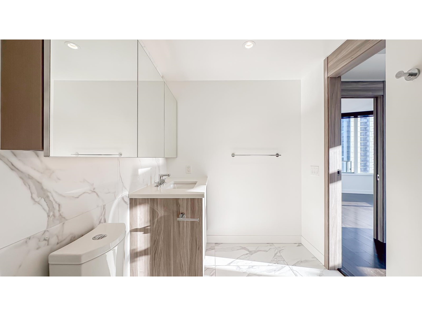 910 9887 Whalley Boulevard, Surrey, British Columbia  V3T 0P4 - Photo 15 - R2965658