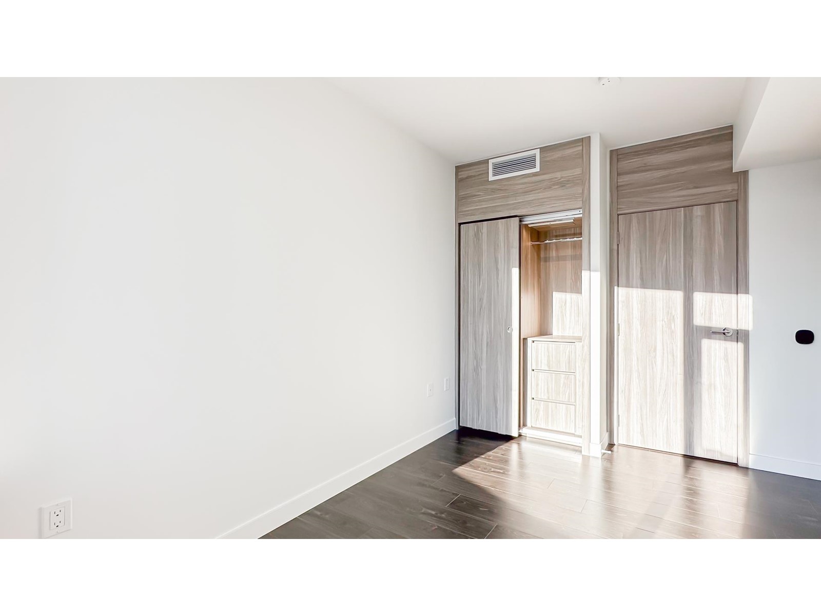 910 9887 Whalley Boulevard, Surrey, British Columbia  V3T 0P4 - Photo 9 - R2965658
