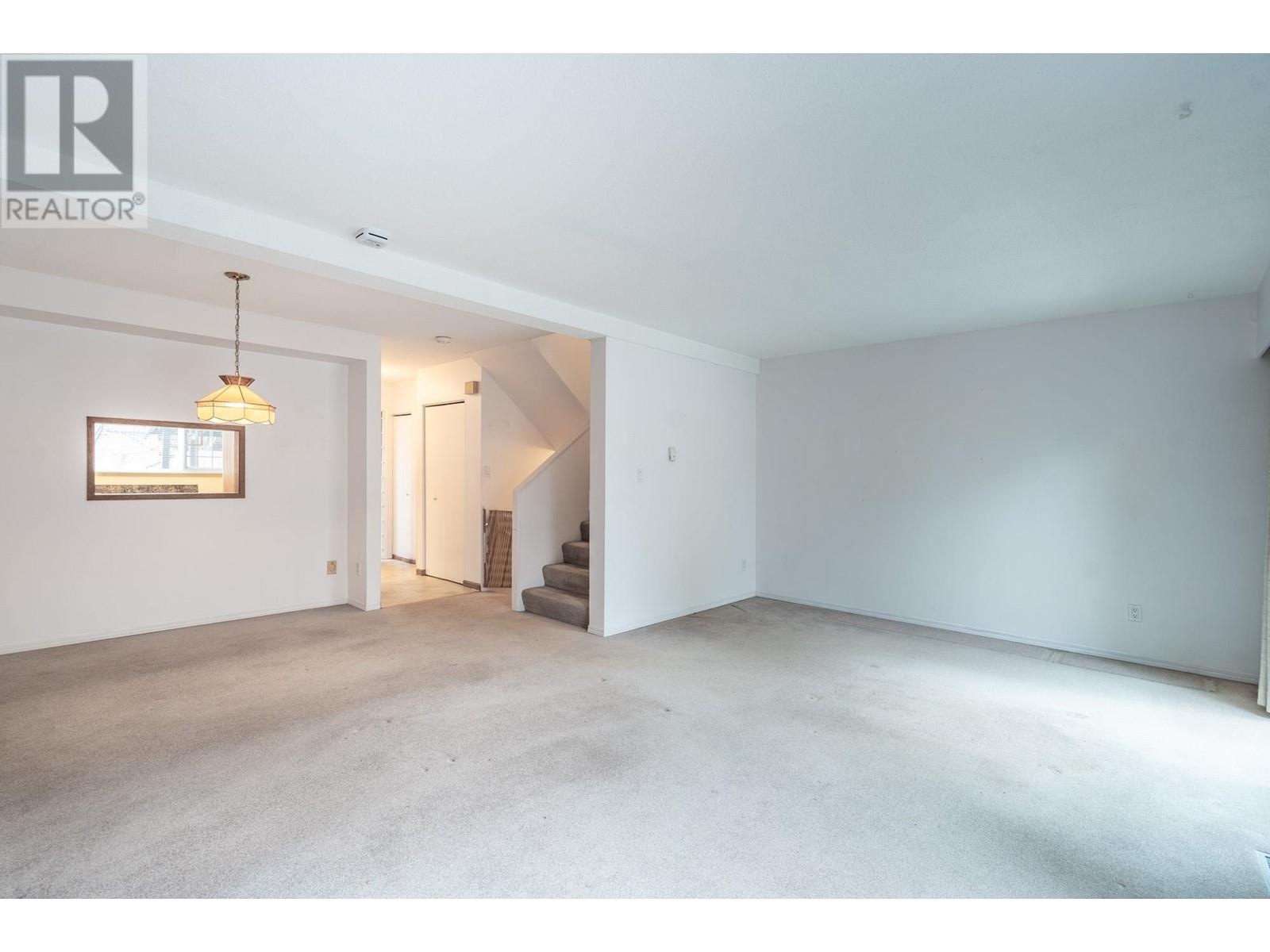 Listing Picture 14 of 36 : 3013 VEGA COURT, Burnaby / 本拿比 - 魯藝地產 Yvonne Lu Group - MLS Medallion Club Member