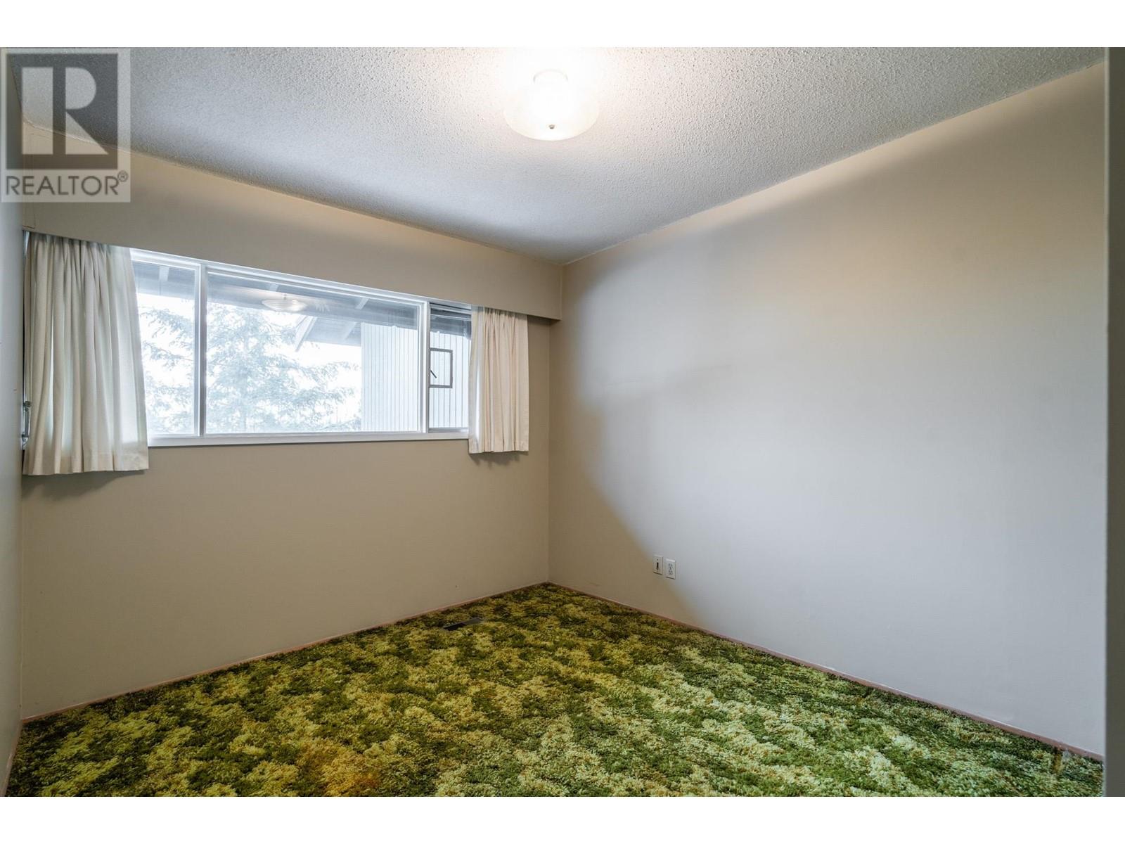 Listing Picture 21 of 36 : 3013 VEGA COURT, Burnaby / 本拿比 - 魯藝地產 Yvonne Lu Group - MLS Medallion Club Member