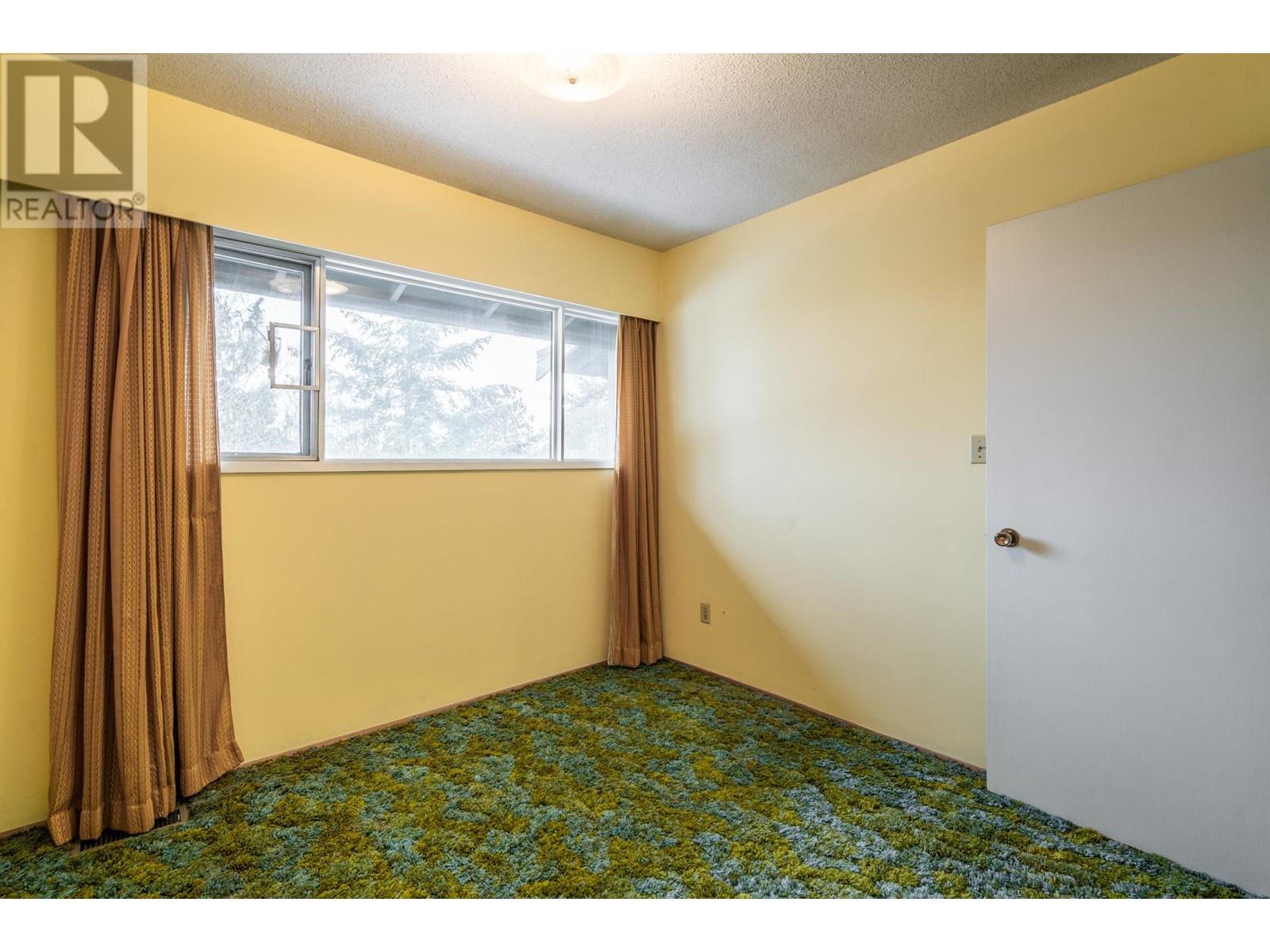 Listing Picture 23 of 36 : 3013 VEGA COURT, Burnaby / 本拿比 - 魯藝地產 Yvonne Lu Group - MLS Medallion Club Member