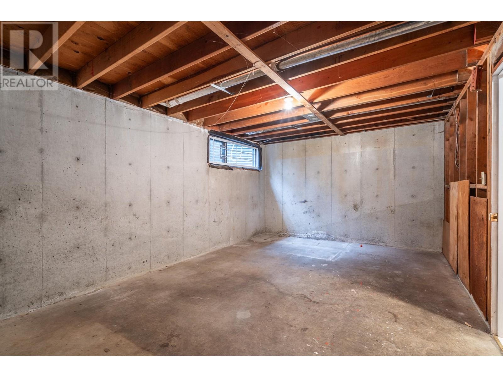 Listing Picture 26 of 36 : 3013 VEGA COURT, Burnaby / 本拿比 - 魯藝地產 Yvonne Lu Group - MLS Medallion Club Member