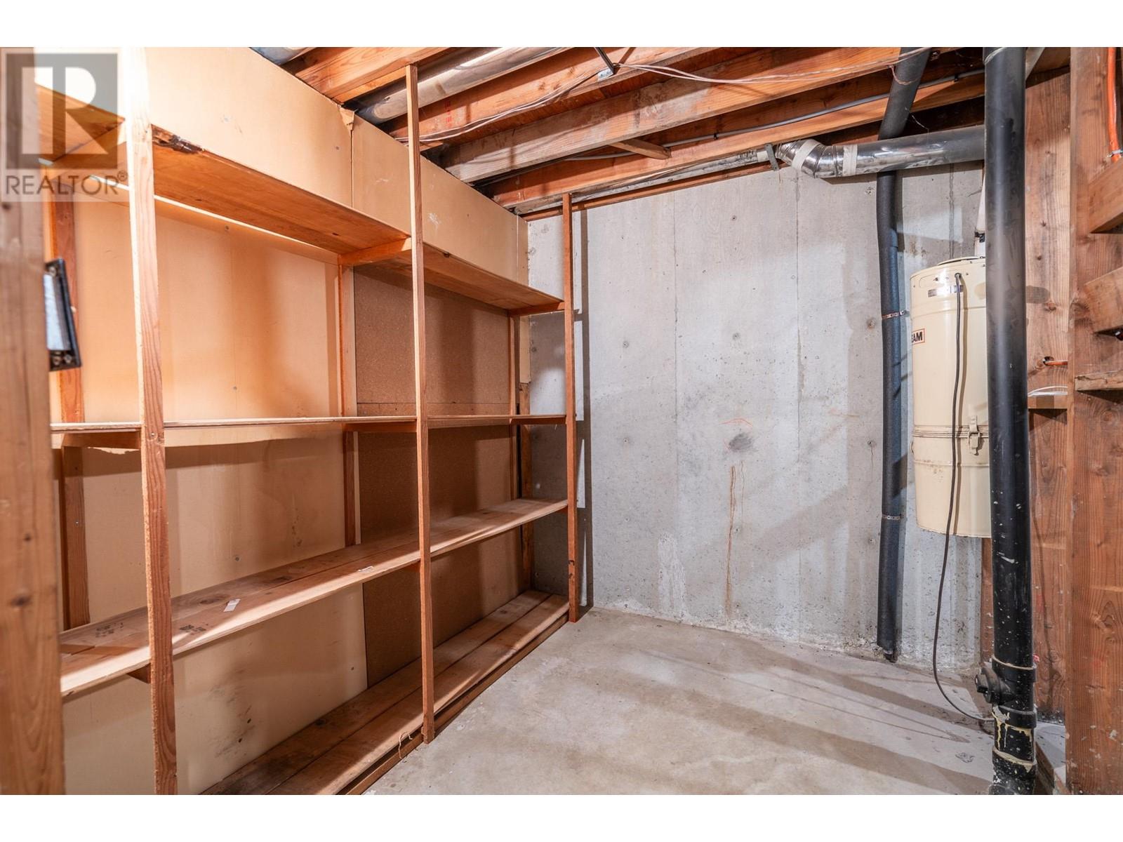 Listing Picture 28 of 36 : 3013 VEGA COURT, Burnaby / 本拿比 - 魯藝地產 Yvonne Lu Group - MLS Medallion Club Member