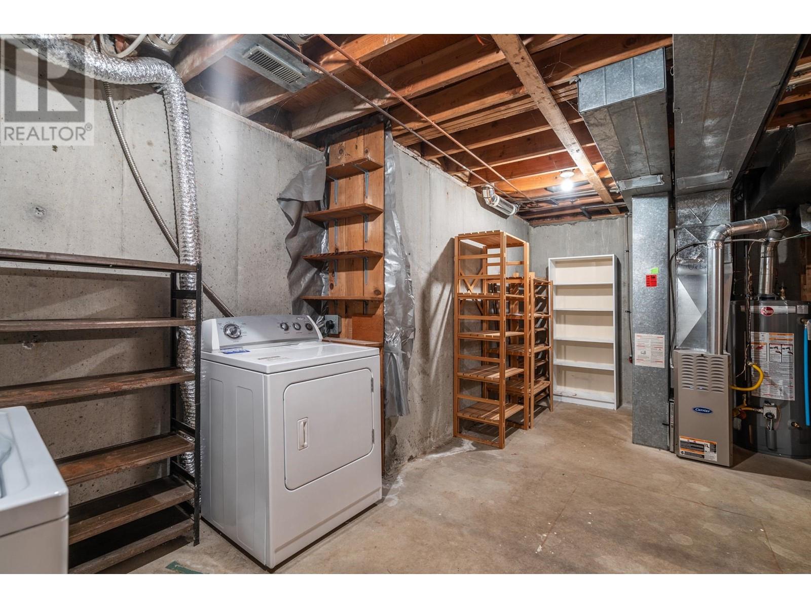 Listing Picture 30 of 36 : 3013 VEGA COURT, Burnaby / 本拿比 - 魯藝地產 Yvonne Lu Group - MLS Medallion Club Member