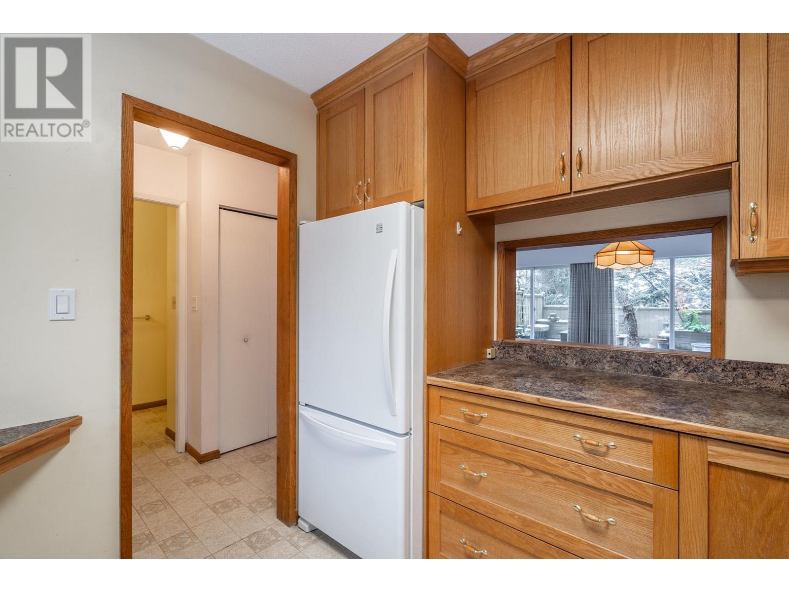 Listing Picture 4 of 36 : 3013 VEGA COURT, Burnaby / 本拿比 - 魯藝地產 Yvonne Lu Group - MLS Medallion Club Member