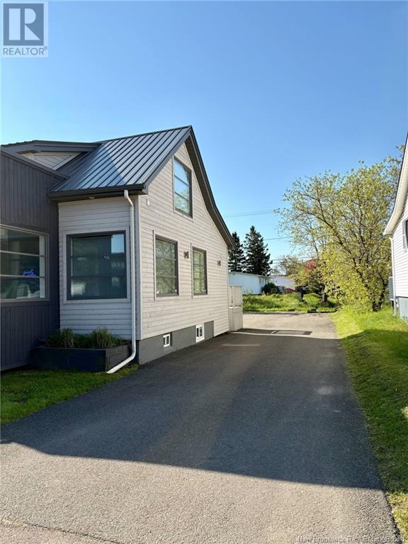 324 Champlain Street, Dieppe, New Brunswick  E1A 1P3 - Photo 3 - NB112353