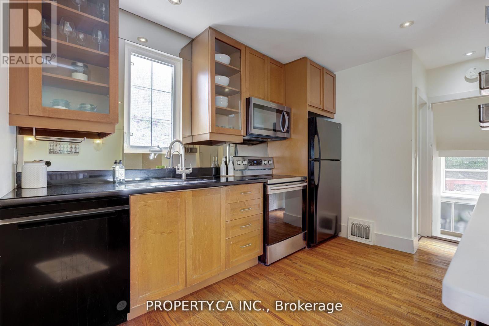 50 South Kingsway, Toronto, Ontario  M6S 3T3 - Photo 10 - W11967556