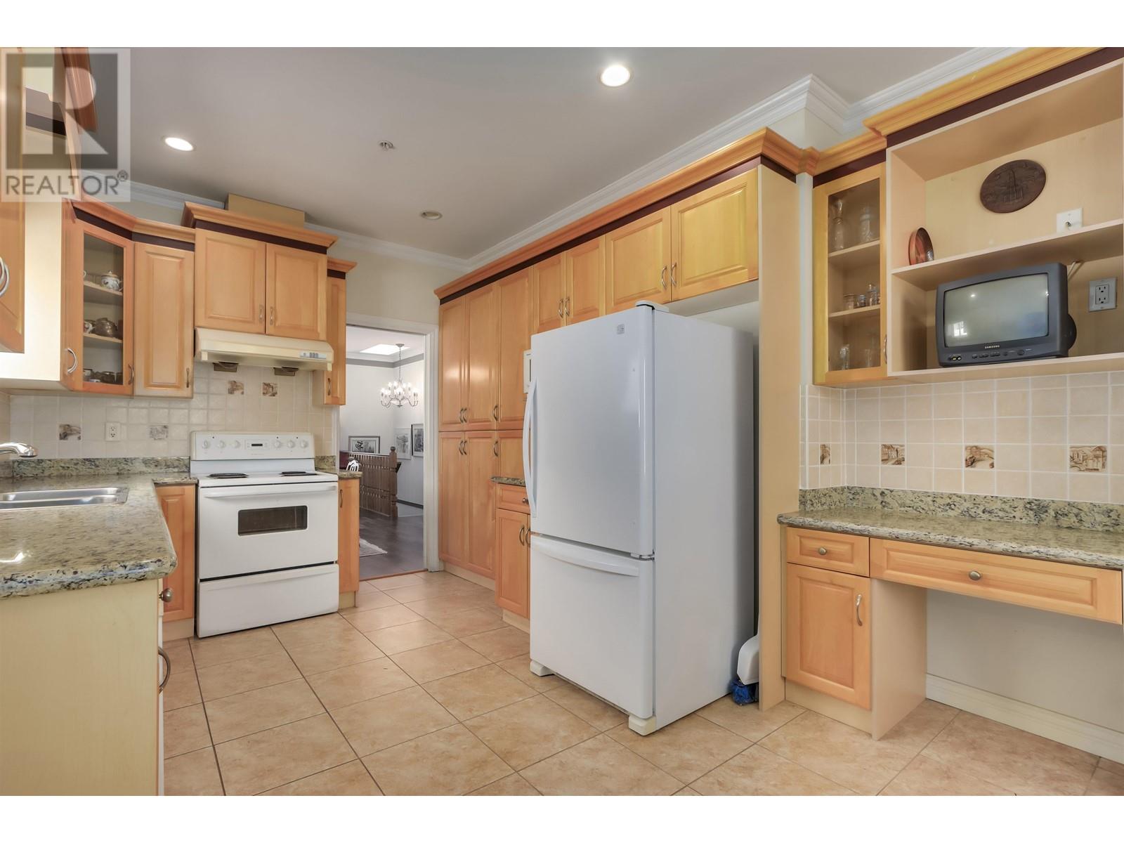 938 E 38th Avenue, Vancouver, British Columbia  V5W 1J3 - Photo 7 - R2965576