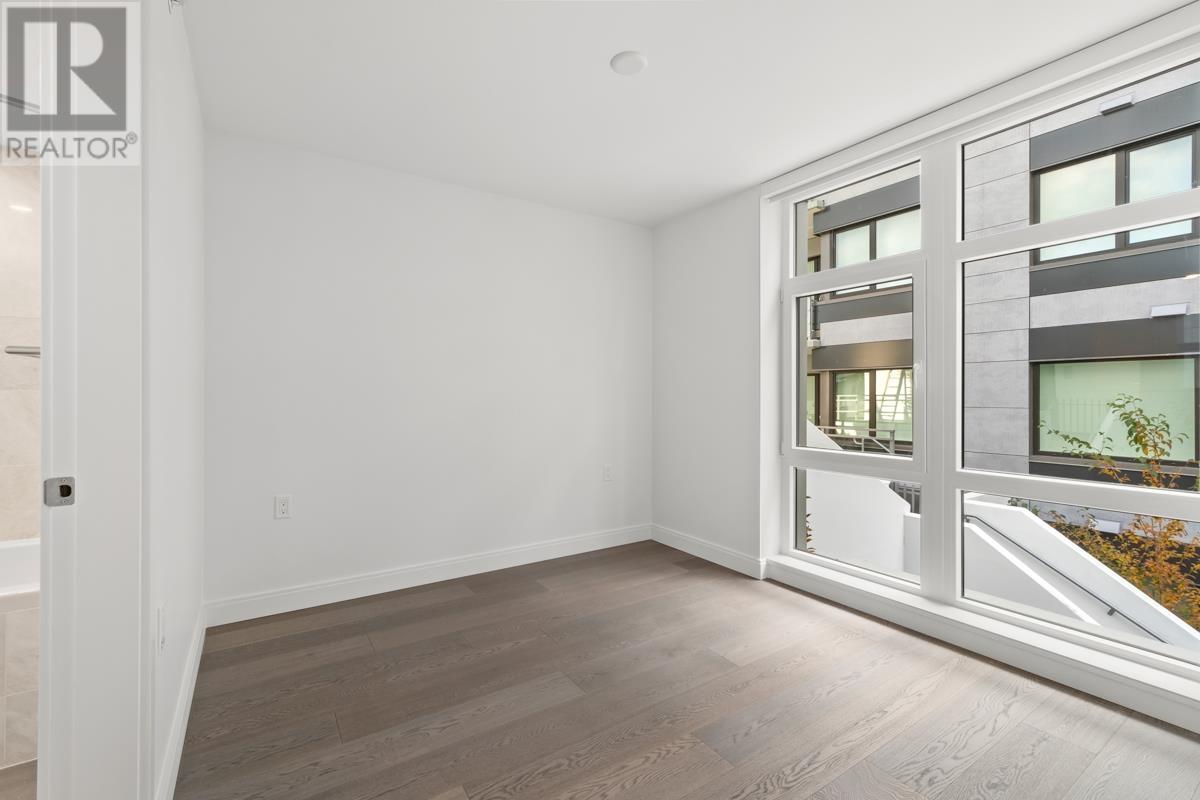 Listing Picture 26 of 38 : 4926 CAMBIE STREET, Vancouver / 溫哥華 - 魯藝地產 Yvonne Lu Group - MLS Medallion Club Member