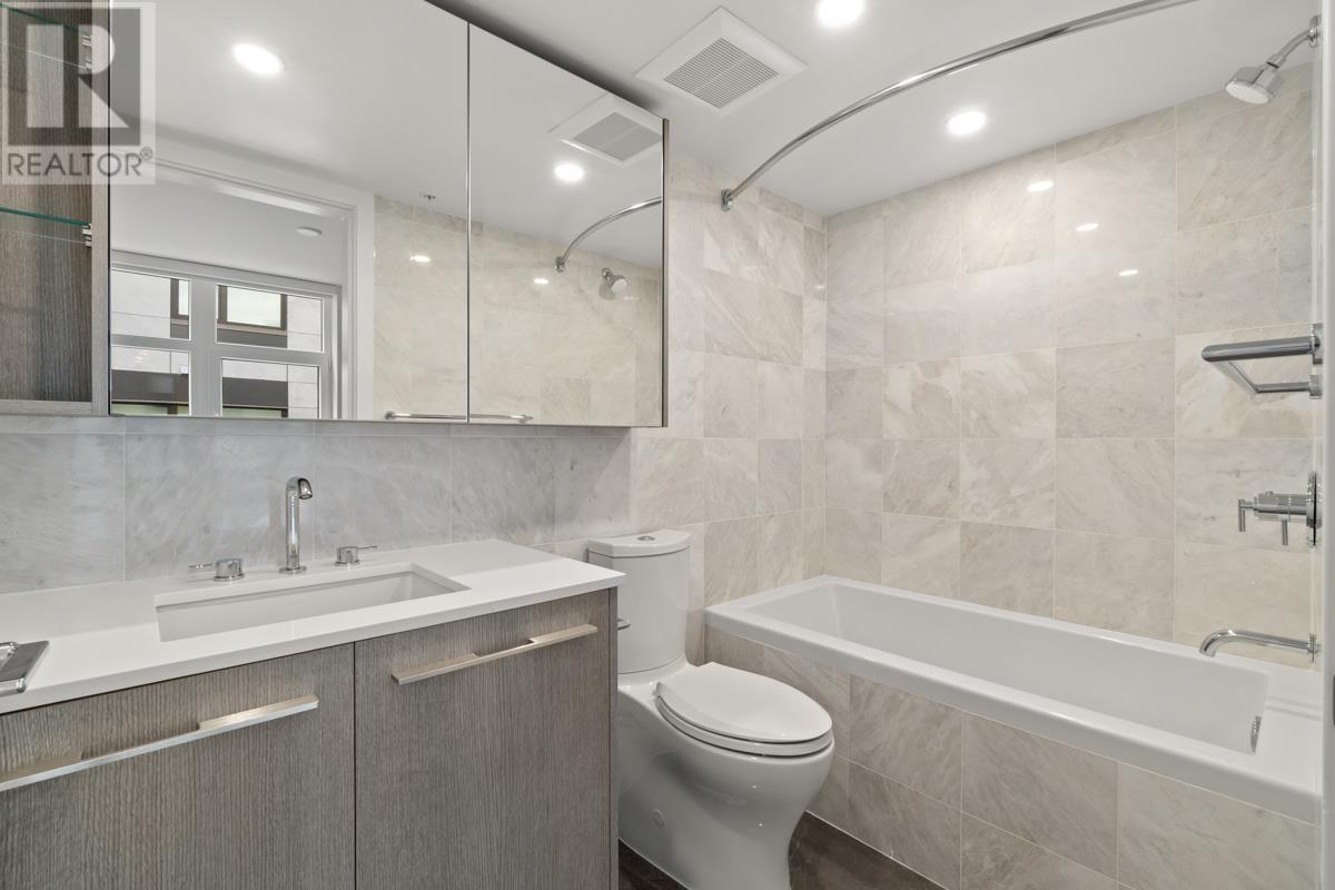 Listing Picture 30 of 38 : 4926 CAMBIE STREET, Vancouver / 溫哥華 - 魯藝地產 Yvonne Lu Group - MLS Medallion Club Member