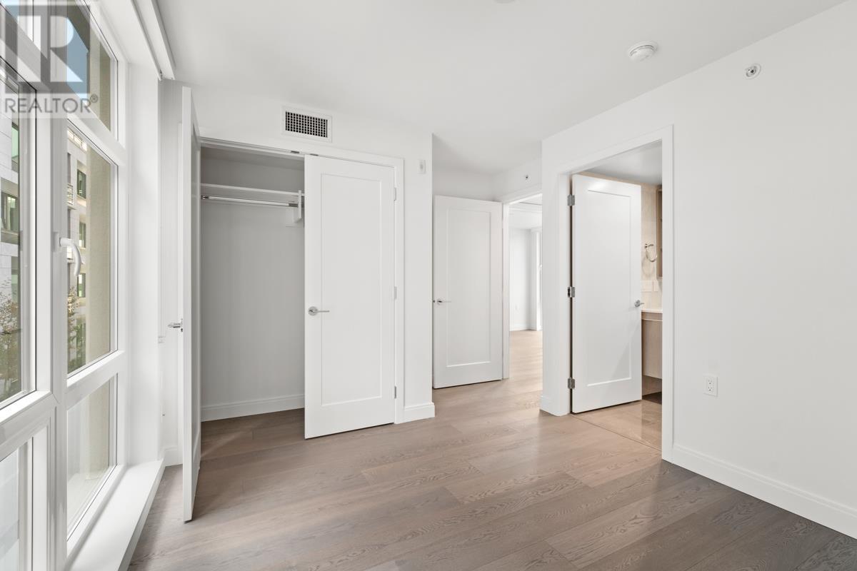 Listing Picture 28 of 38 : 4926 CAMBIE STREET, Vancouver / 溫哥華 - 魯藝地產 Yvonne Lu Group - MLS Medallion Club Member