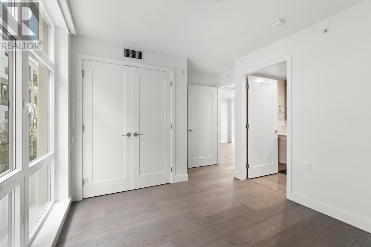 Listing Picture 27 of 38 : 4926 CAMBIE STREET, Vancouver / 溫哥華 - 魯藝地產 Yvonne Lu Group - MLS Medallion Club Member