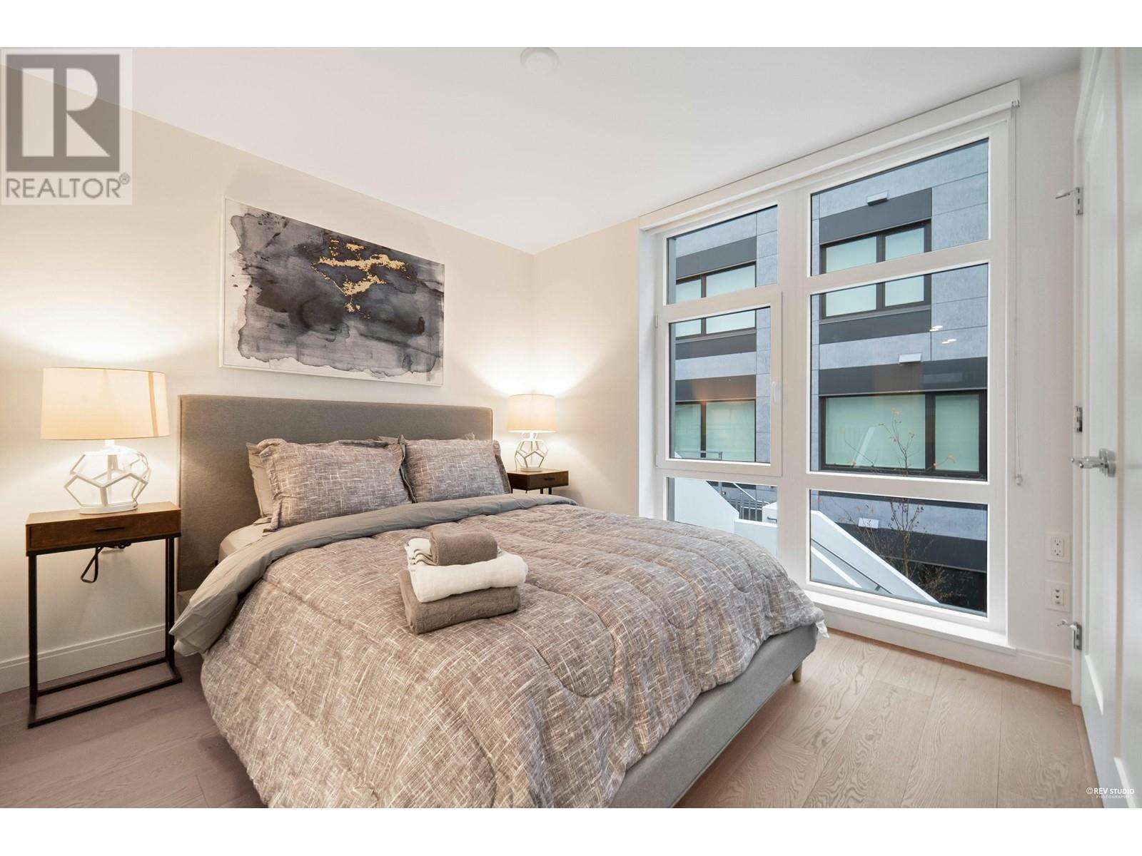 Listing Picture 25 of 38 : 4926 CAMBIE STREET, Vancouver / 溫哥華 - 魯藝地產 Yvonne Lu Group - MLS Medallion Club Member