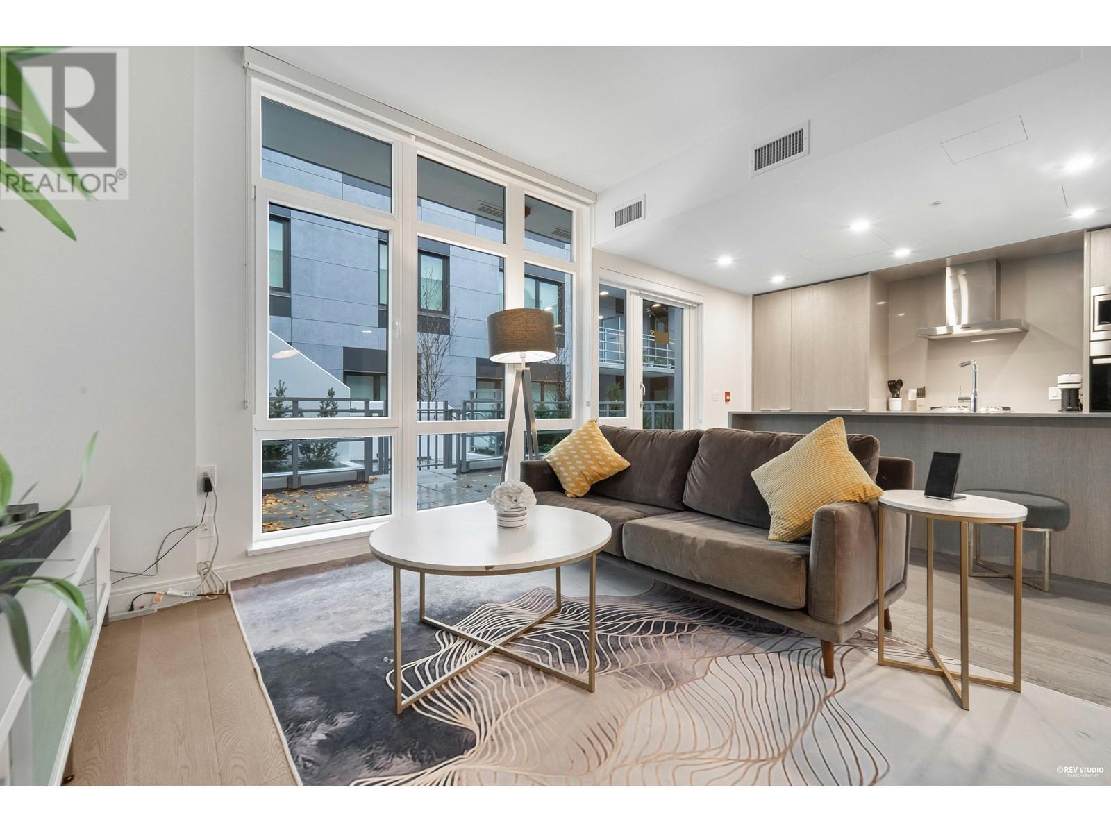 Listing Picture 9 of 38 : 4926 CAMBIE STREET, Vancouver / 溫哥華 - 魯藝地產 Yvonne Lu Group - MLS Medallion Club Member