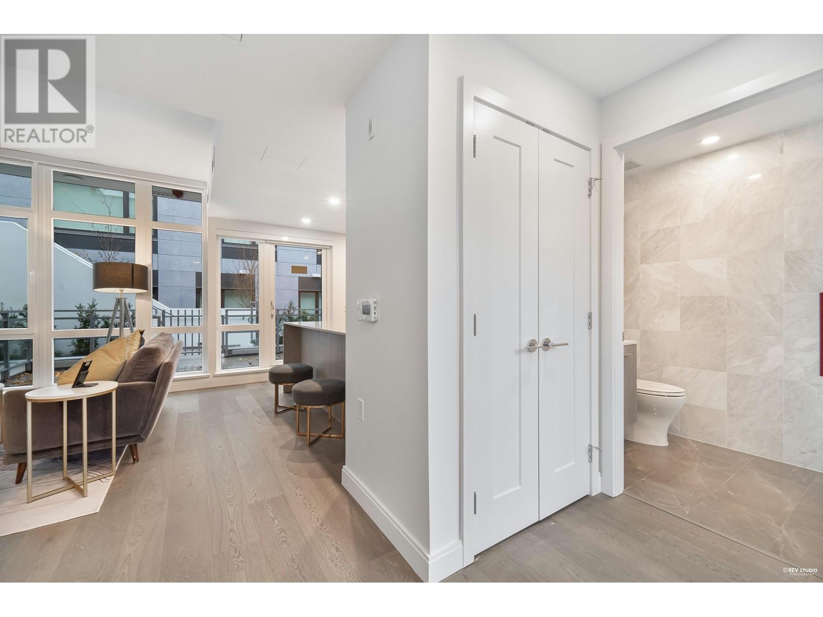 Listing Picture 14 of 38 : 4926 CAMBIE STREET, Vancouver / 溫哥華 - 魯藝地產 Yvonne Lu Group - MLS Medallion Club Member