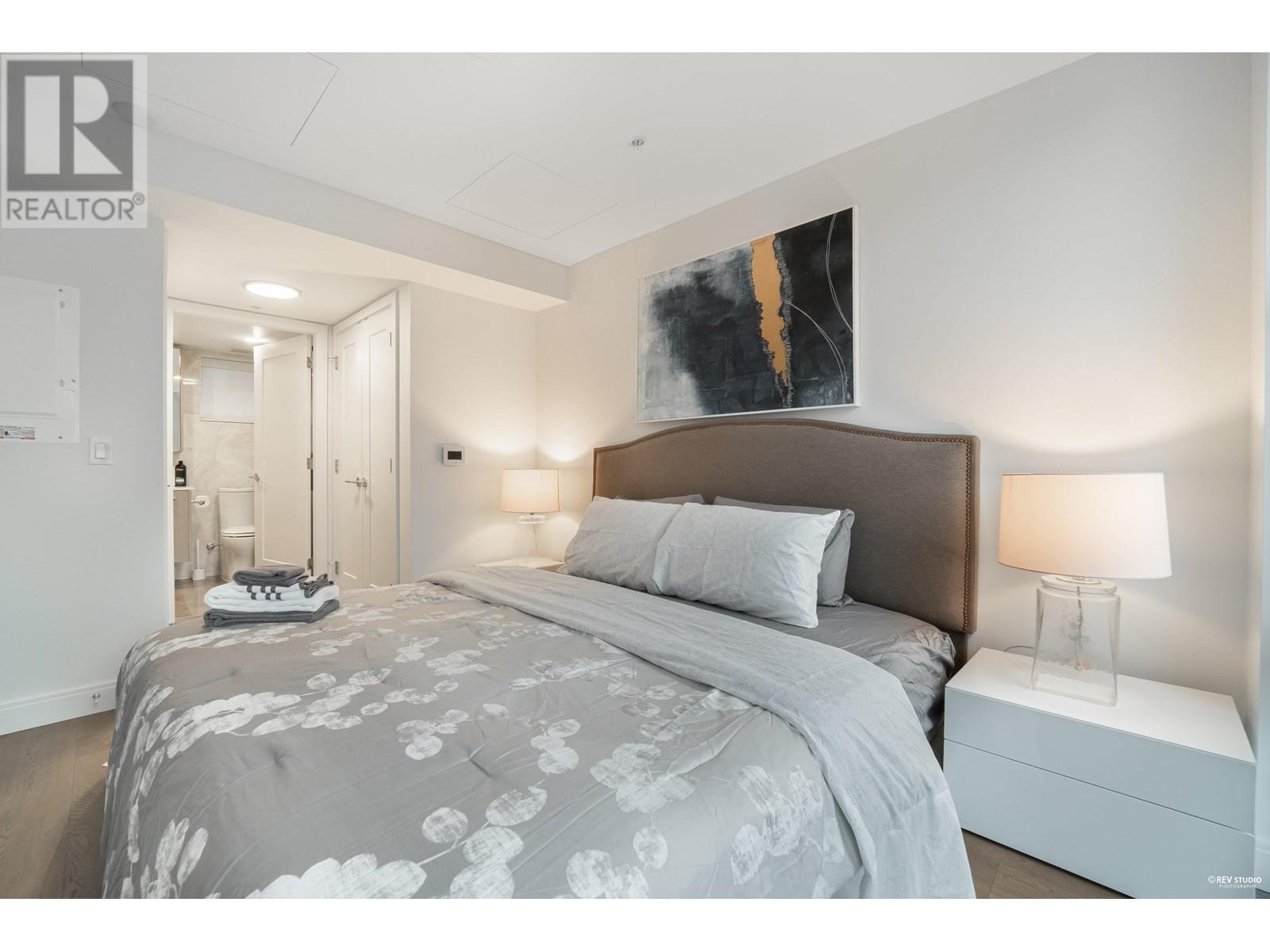 Listing Picture 19 of 38 : 4926 CAMBIE STREET, Vancouver / 溫哥華 - 魯藝地產 Yvonne Lu Group - MLS Medallion Club Member