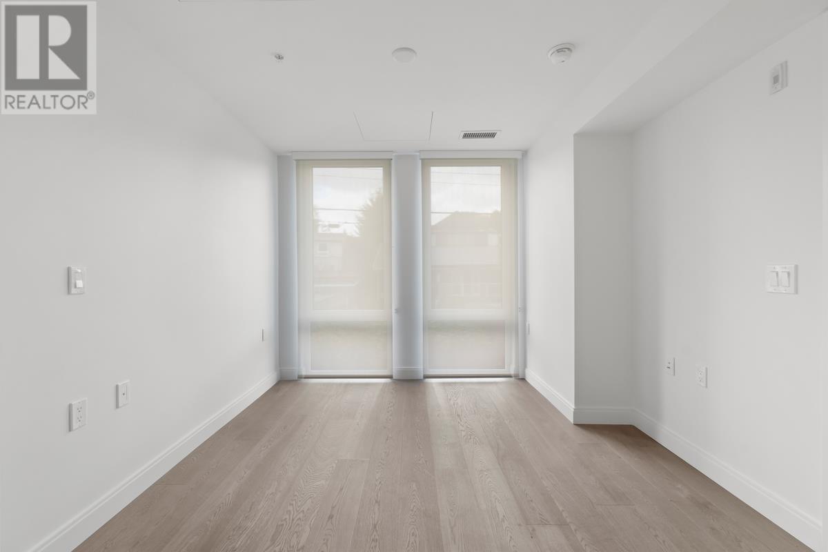 Listing Picture 21 of 38 : 4926 CAMBIE STREET, Vancouver / 溫哥華 - 魯藝地產 Yvonne Lu Group - MLS Medallion Club Member