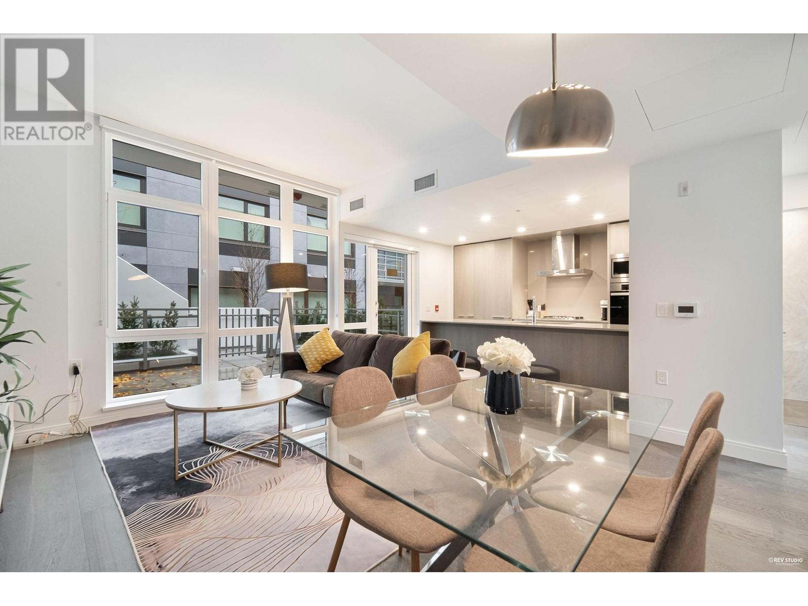 Listing Picture 5 of 38 : 4926 CAMBIE STREET, Vancouver / 溫哥華 - 魯藝地產 Yvonne Lu Group - MLS Medallion Club Member