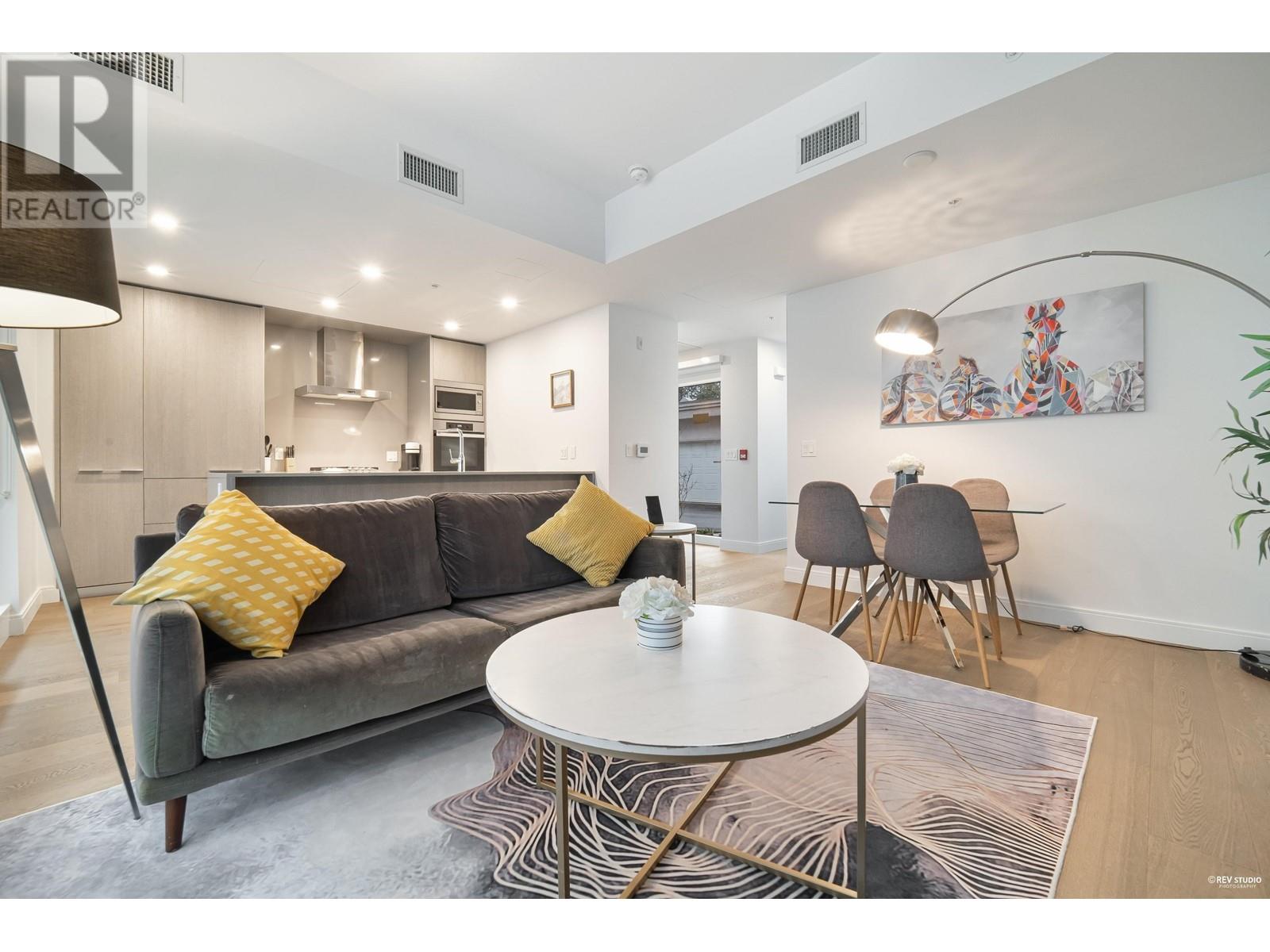 4926 CAMBIE STREET, Vancouver