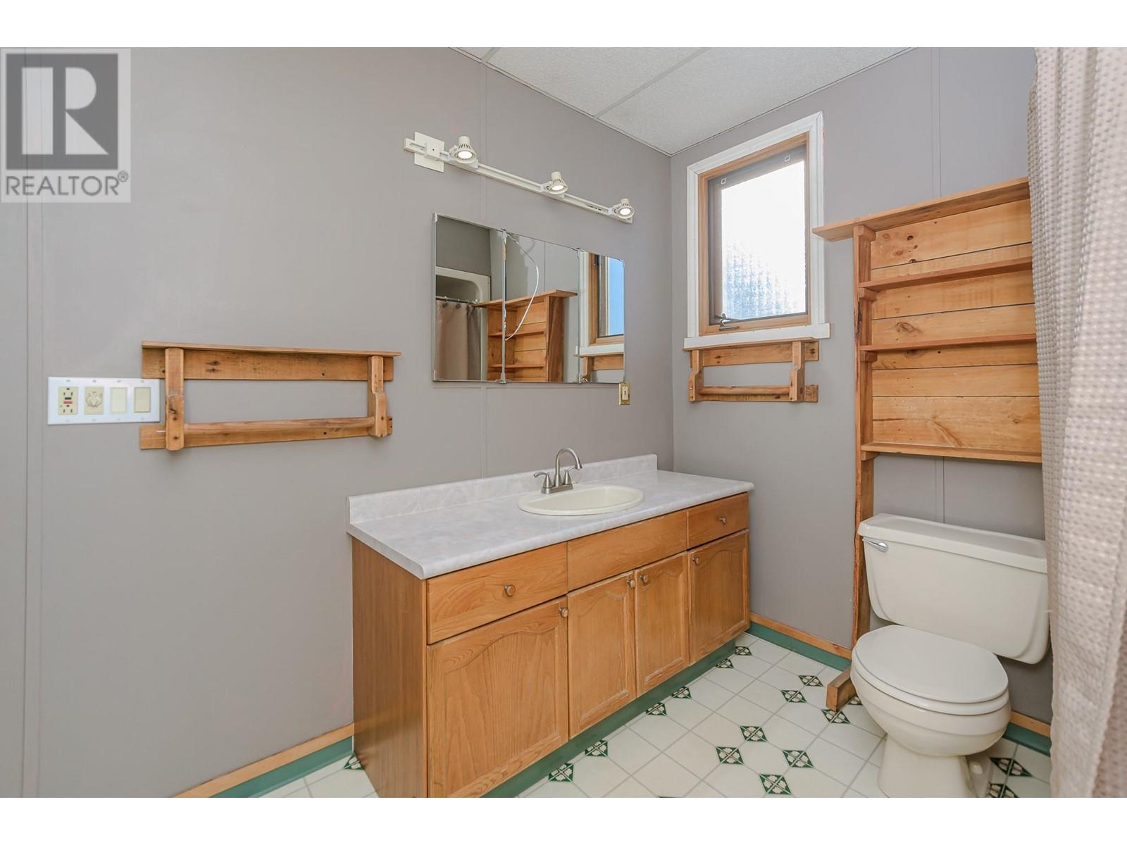 80 6 Street Ne, Salmon Arm, British Columbia  V1E 1H1 - Photo 18 - 10334775