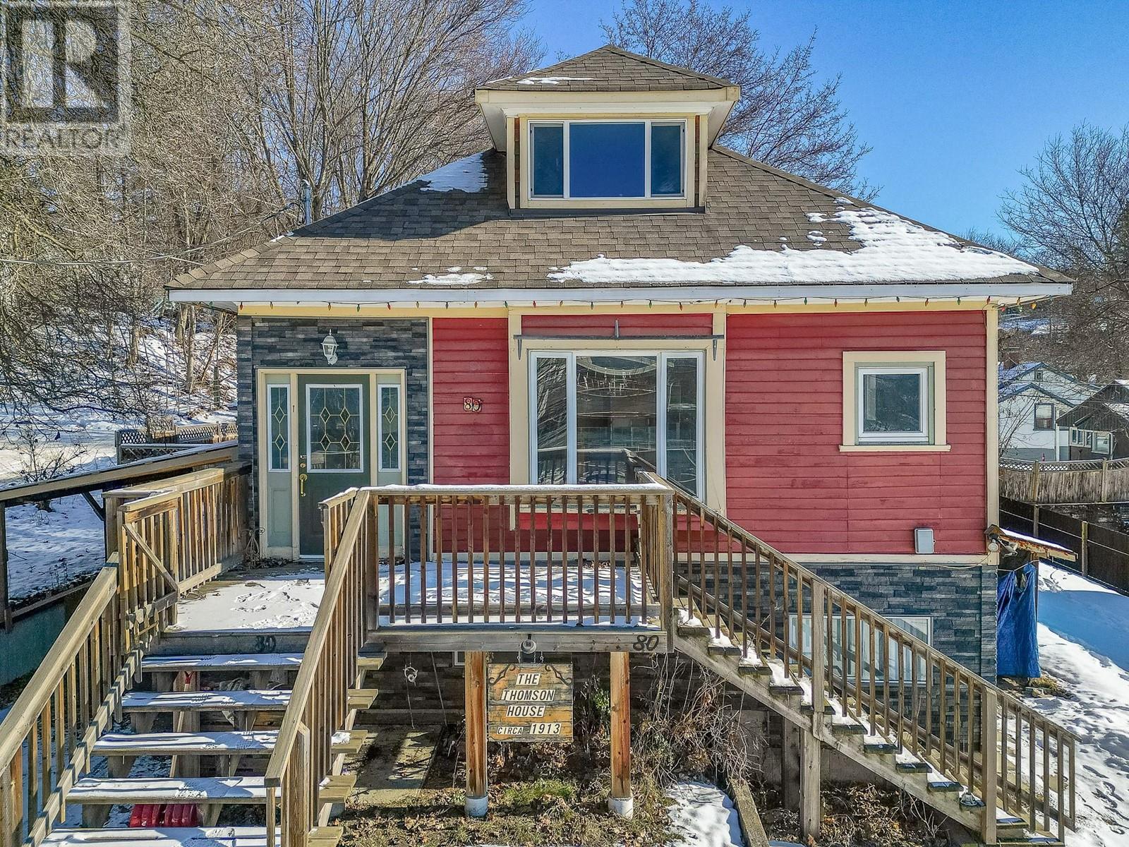 Property at 80 6 Street NE image 2