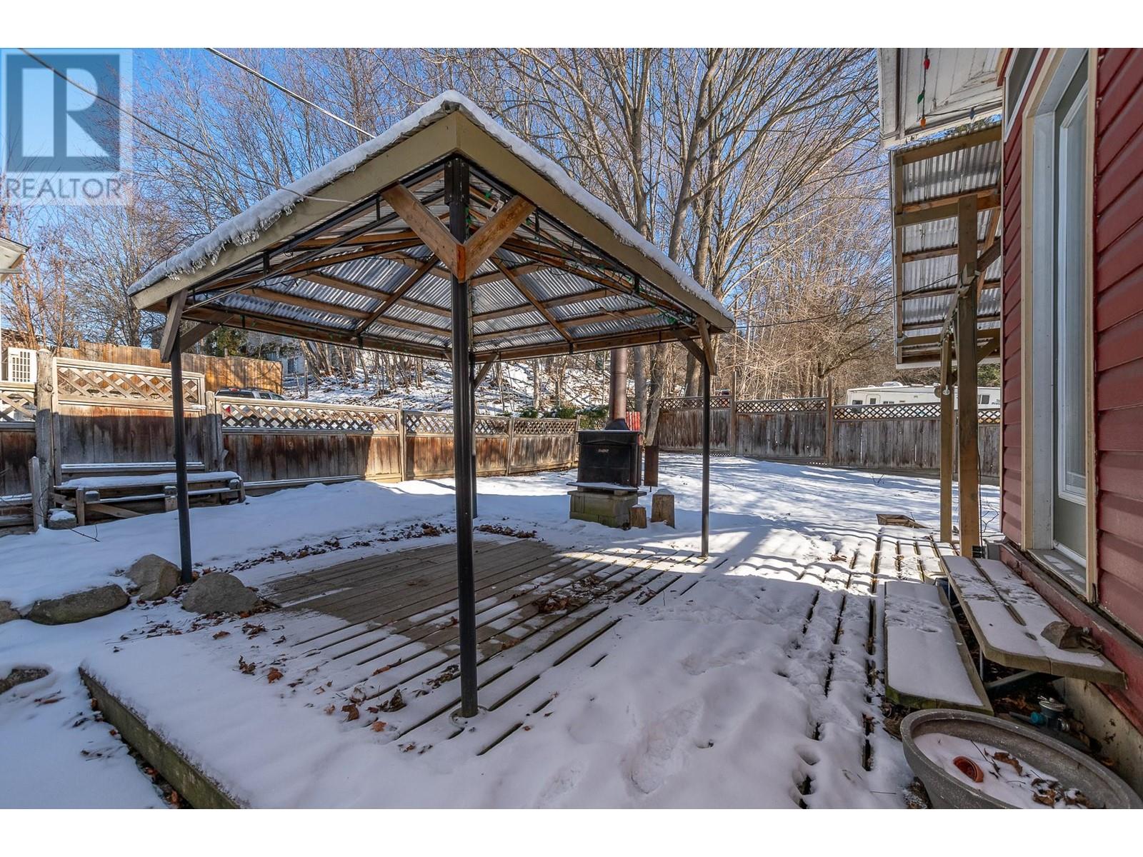 80 6 Street Ne, Salmon Arm, British Columbia  V1E 1H1 - Photo 36 - 10334775