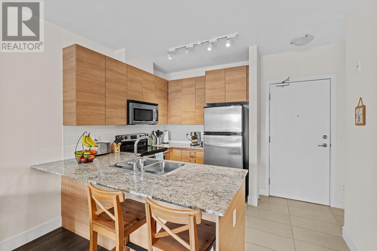 217 5788 Sidley Street, Burnaby, British Columbia  V5J 0E4 - Photo 4 - R2965405
