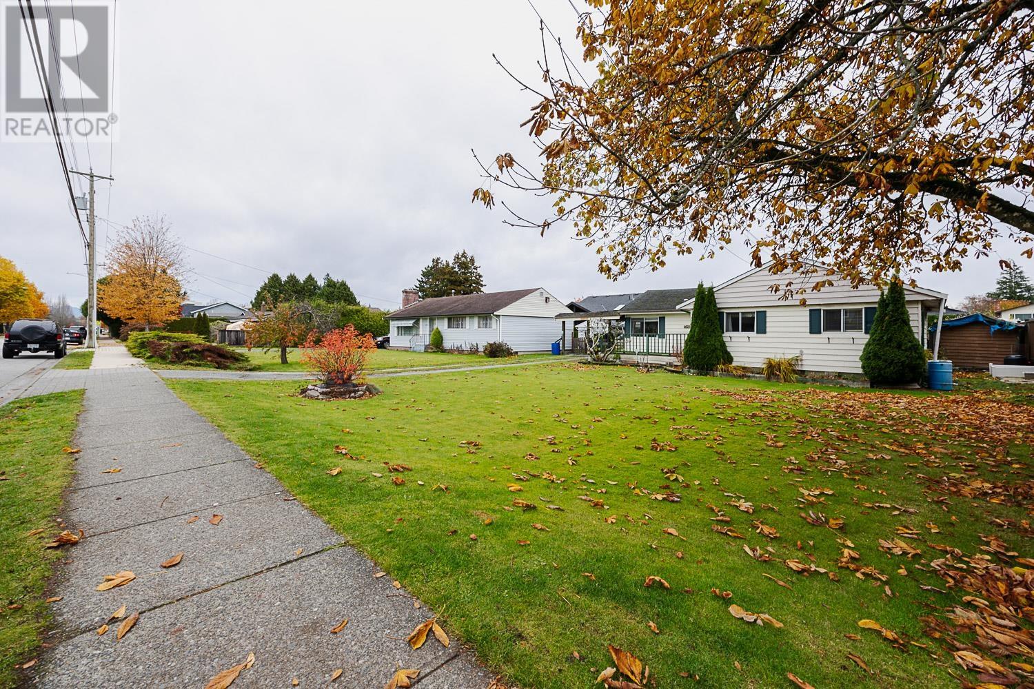 Property at 4628 53 STREET image 4