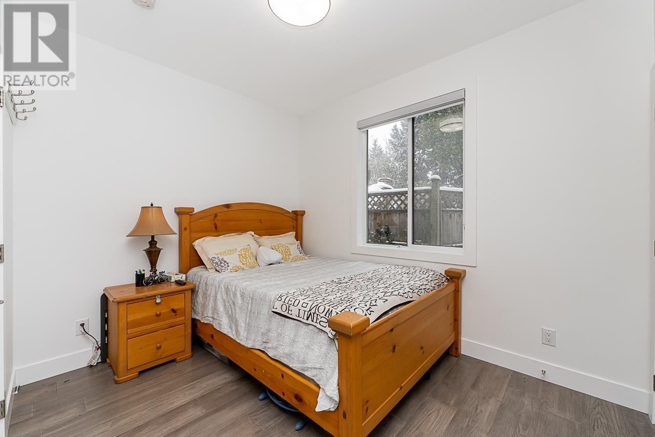 4829 Woodglen Court, Burnaby, British Columbia  V5G 2X8 - Photo 13 - R2964128