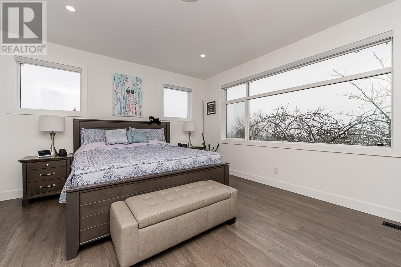 4829 Woodglen Court, Burnaby, British Columbia  V5G 2X8 - Photo 17 - R2964128