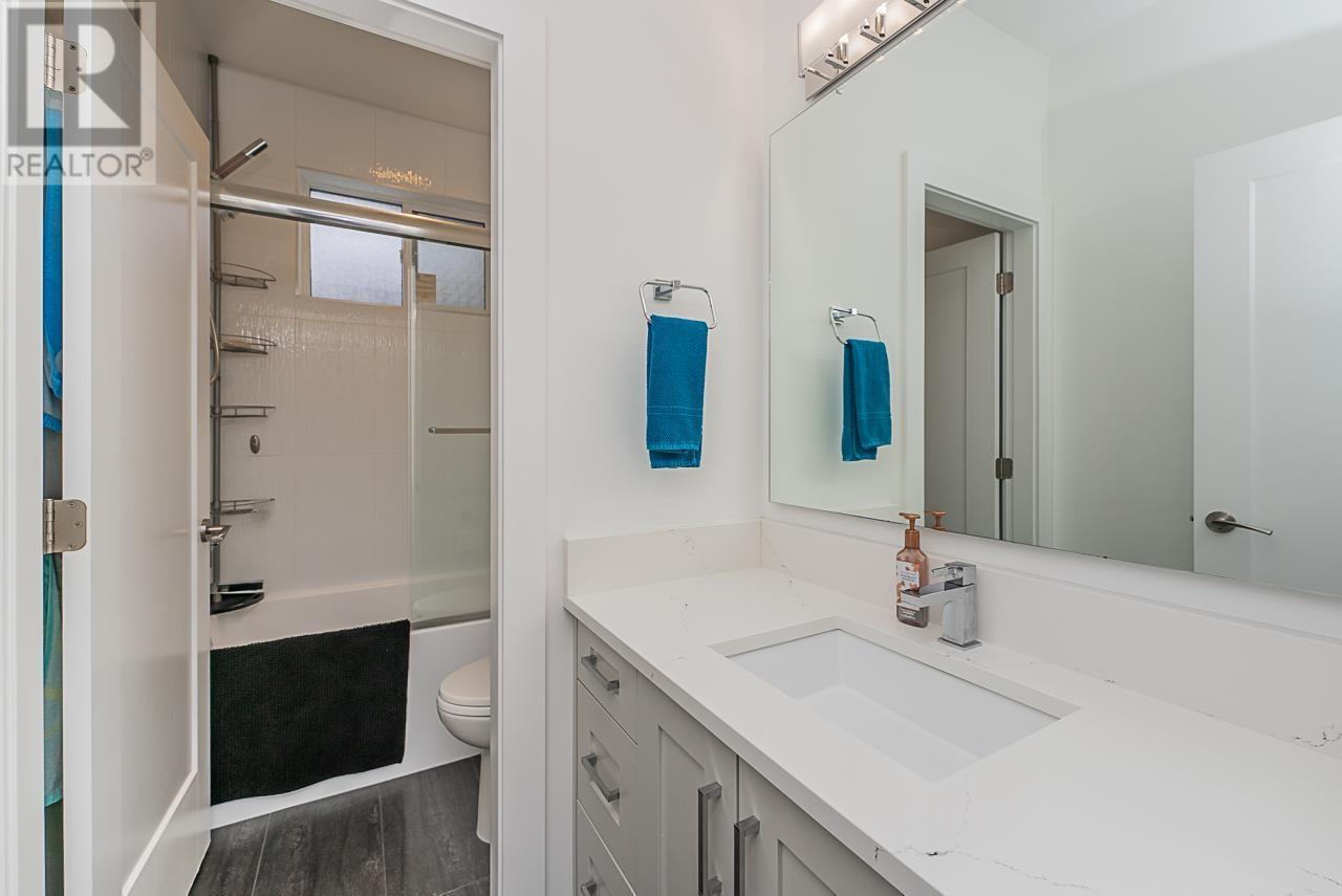 4829 Woodglen Court, Burnaby, British Columbia  V5G 2X8 - Photo 24 - R2964128