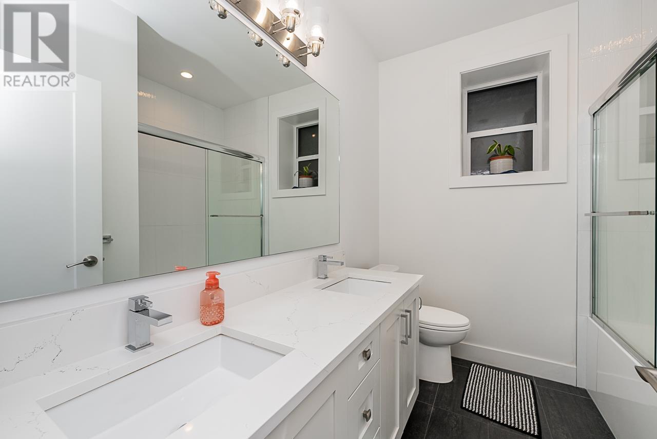 4829 Woodglen Court, Burnaby, British Columbia  V5G 2X8 - Photo 34 - R2964128