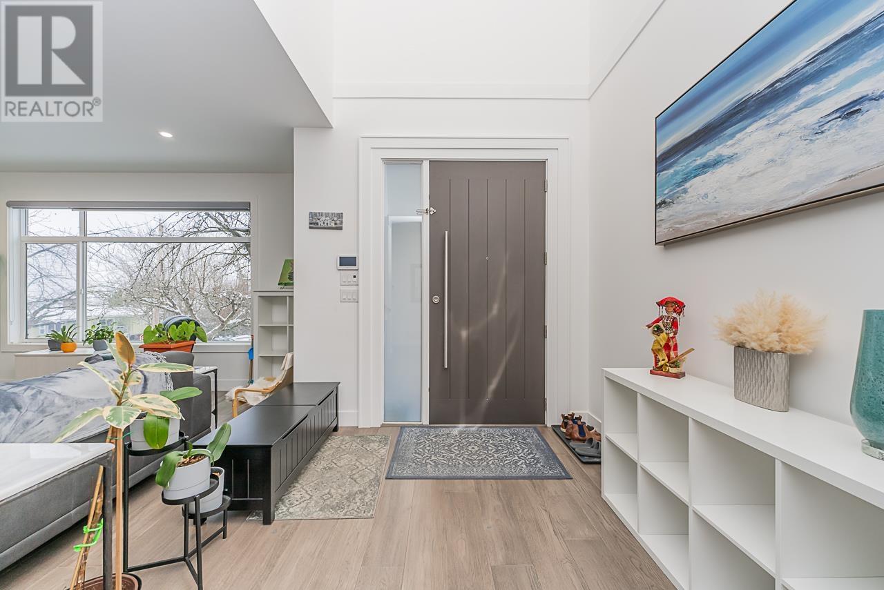 4829 Woodglen Court, Burnaby, British Columbia  V5G 2X8 - Photo 4 - R2964128