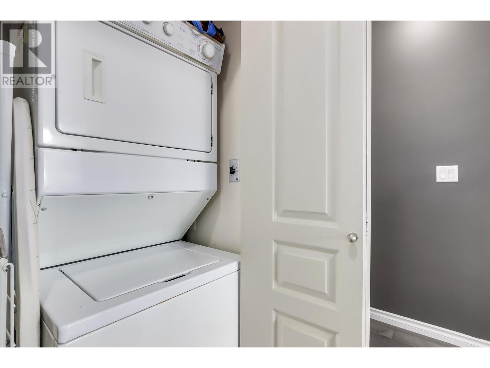 Listing Picture 20 of 23 : 404 2268 REDBUD LANE, Vancouver / 溫哥華 - 魯藝地產 Yvonne Lu Group - MLS Medallion Club Member