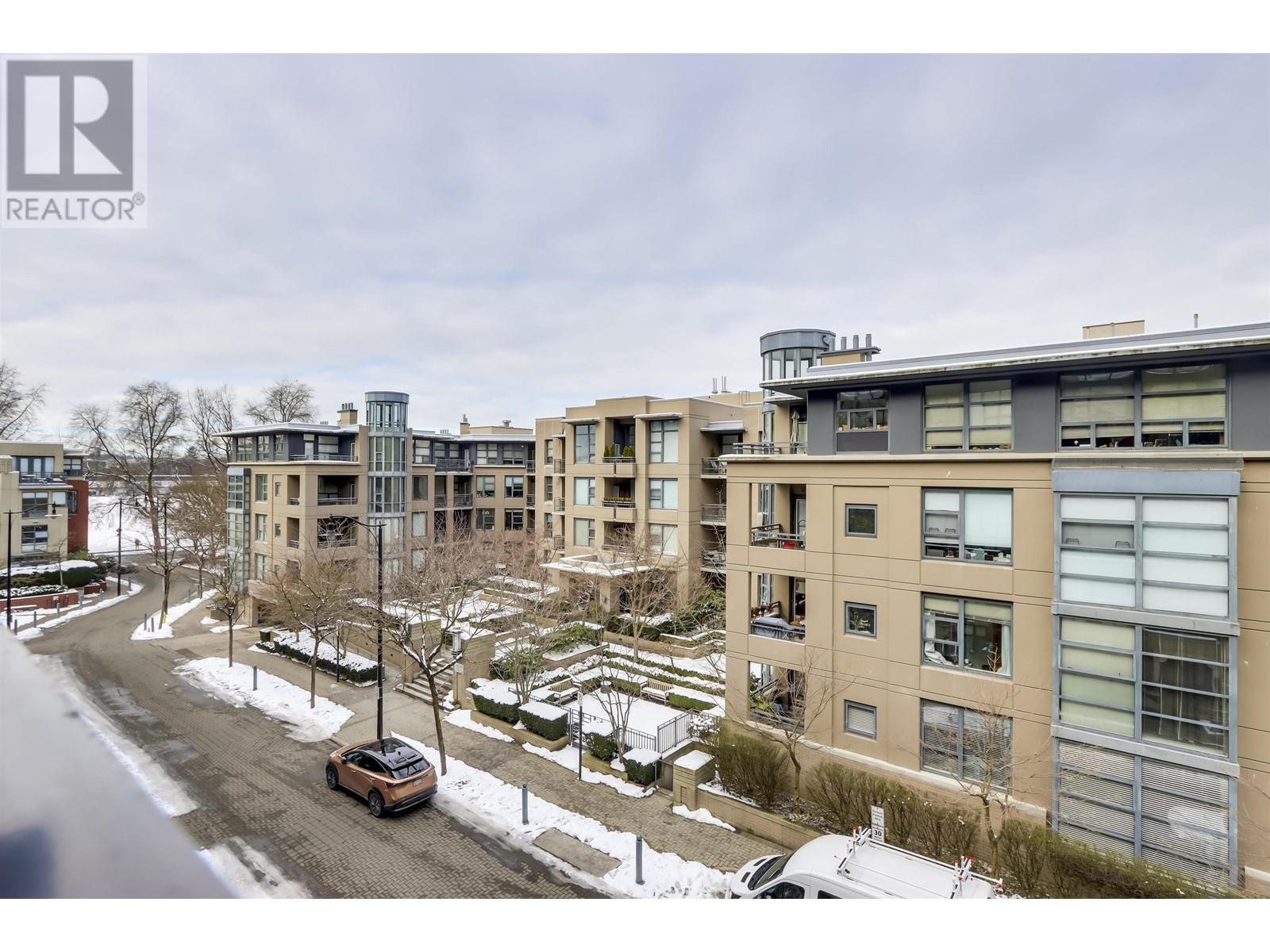 Listing Picture 7 of 23 : 404 2268 REDBUD LANE, Vancouver / 溫哥華 - 魯藝地產 Yvonne Lu Group - MLS Medallion Club Member