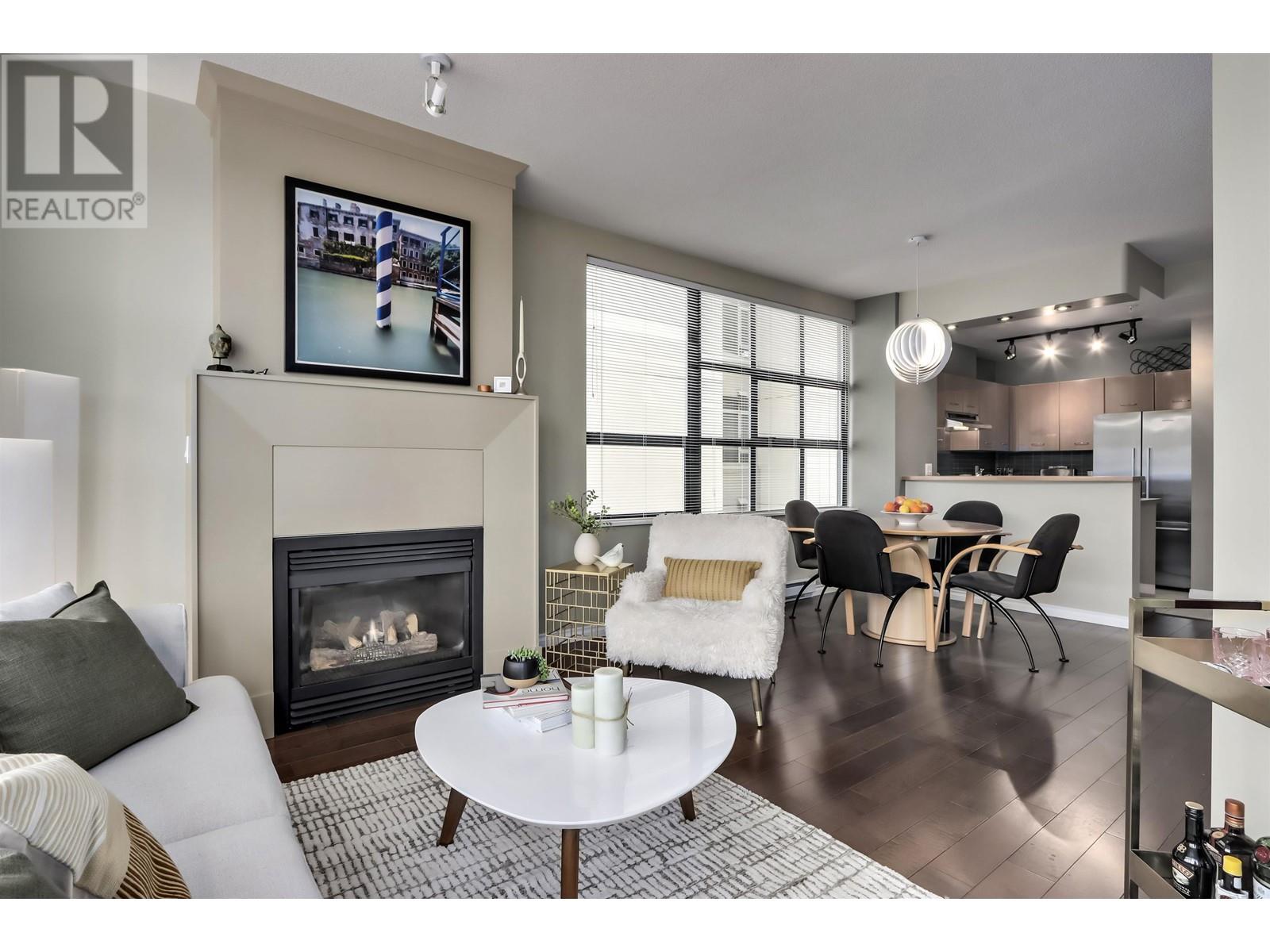 Listing Picture 9 of 23 : 404 2268 REDBUD LANE, Vancouver / 溫哥華 - 魯藝地產 Yvonne Lu Group - MLS Medallion Club Member