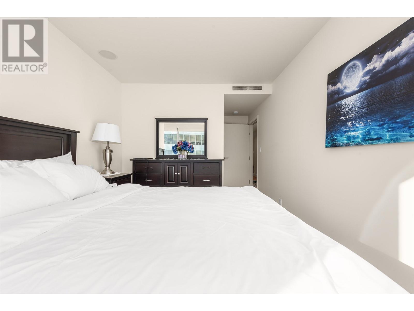 Listing Picture 19 of 38 : 1805 1111 ALBERNI STREET, Vancouver / 溫哥華 - 魯藝地產 Yvonne Lu Group - MLS Medallion Club Member