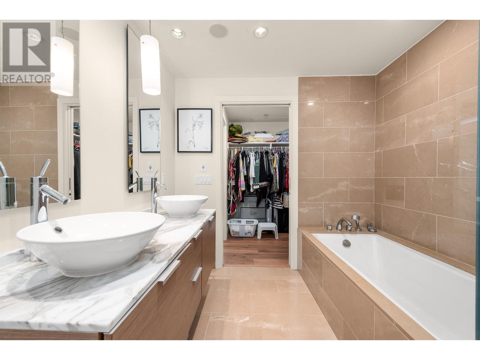 Listing Picture 21 of 38 : 1805 1111 ALBERNI STREET, Vancouver / 溫哥華 - 魯藝地產 Yvonne Lu Group - MLS Medallion Club Member