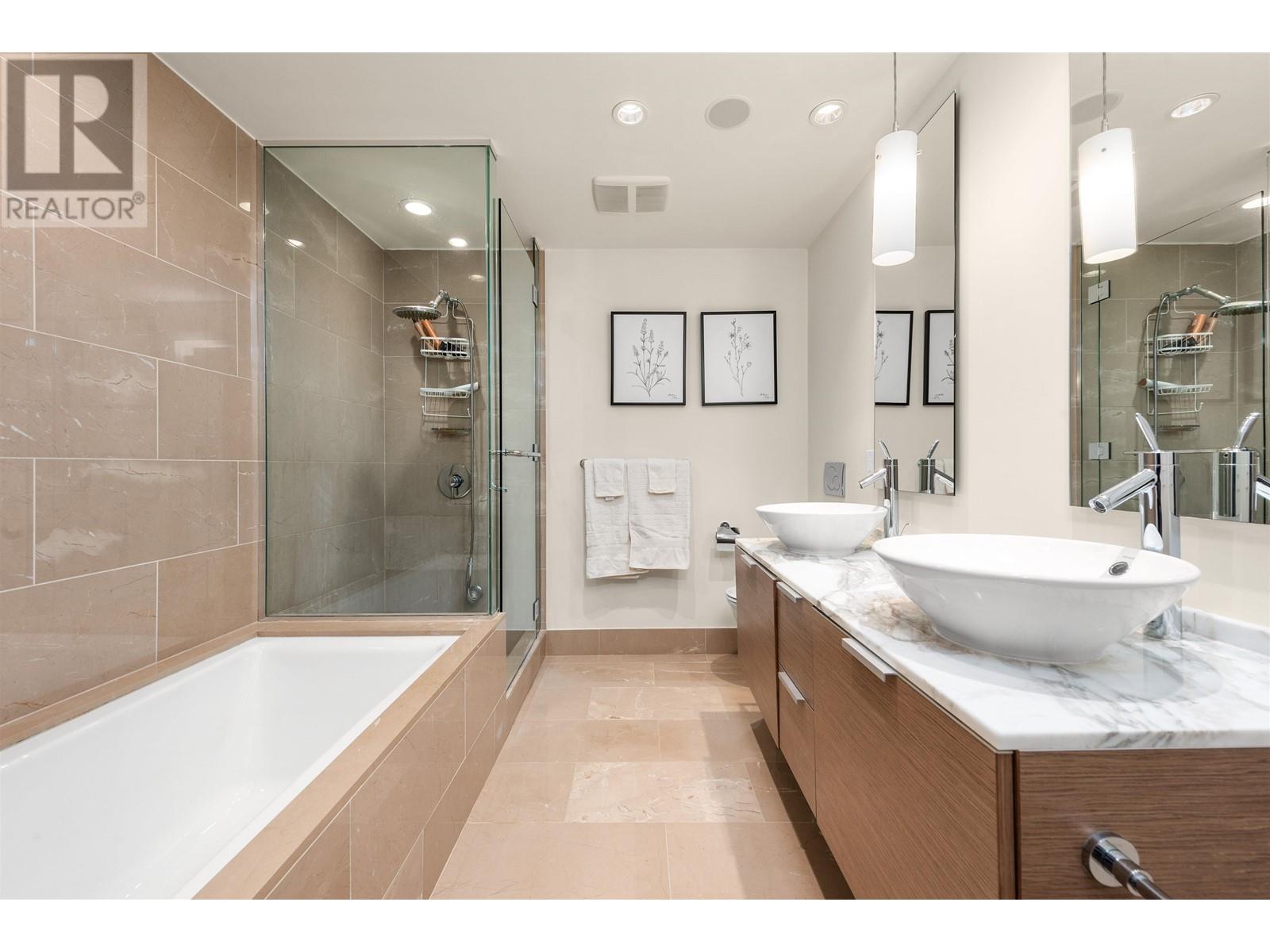 Listing Picture 22 of 38 : 1805 1111 ALBERNI STREET, Vancouver / 溫哥華 - 魯藝地產 Yvonne Lu Group - MLS Medallion Club Member