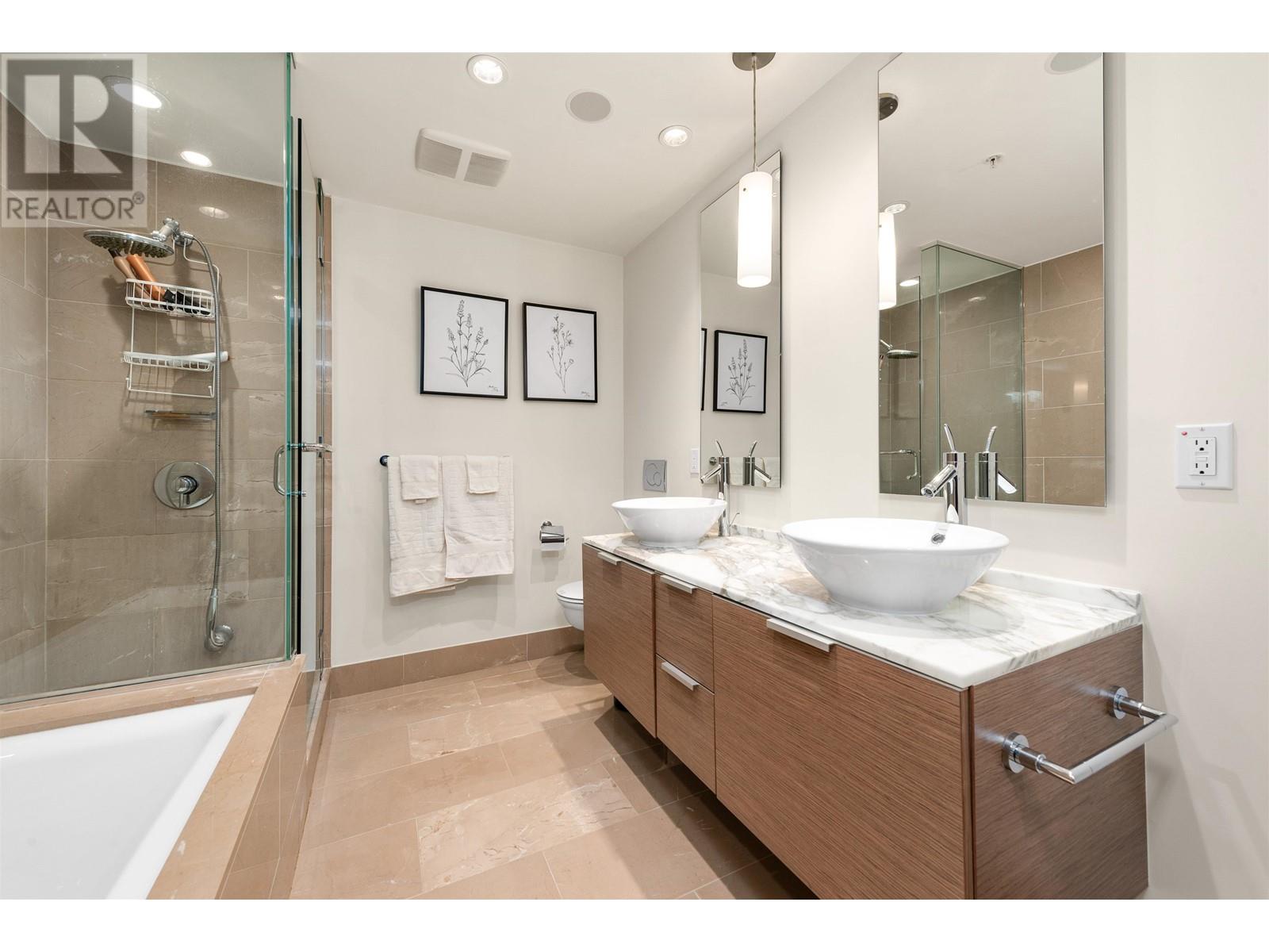 Listing Picture 23 of 38 : 1805 1111 ALBERNI STREET, Vancouver / 溫哥華 - 魯藝地產 Yvonne Lu Group - MLS Medallion Club Member